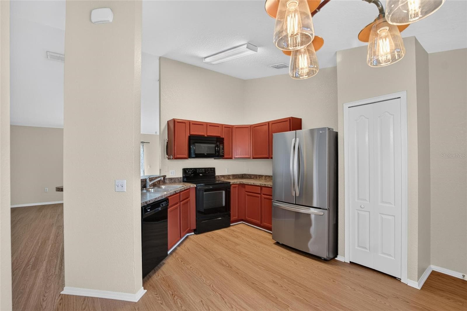Single Family Residence at 212 MAJESTIC GARDENS LN, WINTER HAVEN, photo 22 of 48