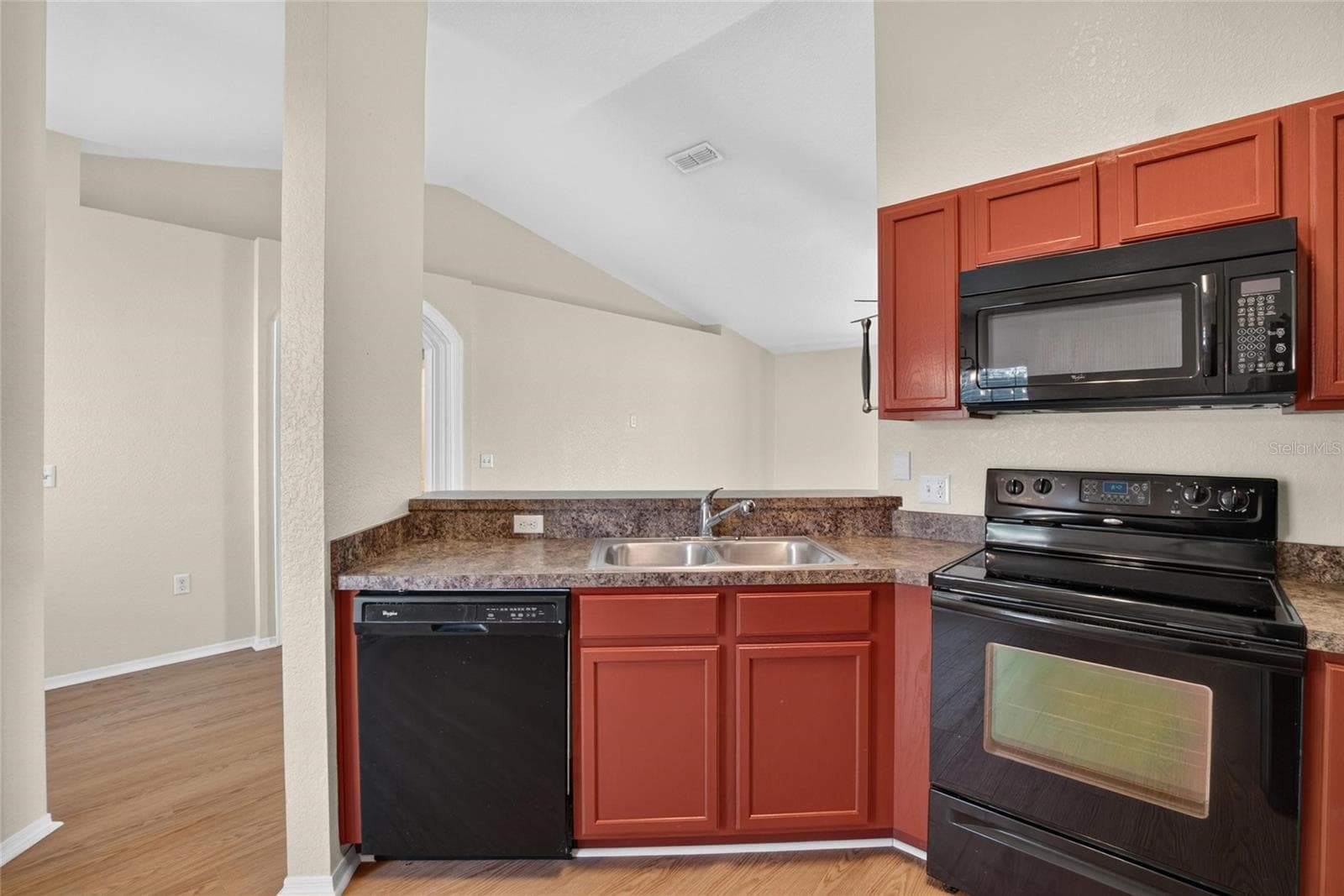Single Family Residence at 212 MAJESTIC GARDENS LN, WINTER HAVEN, photo 23 of 48