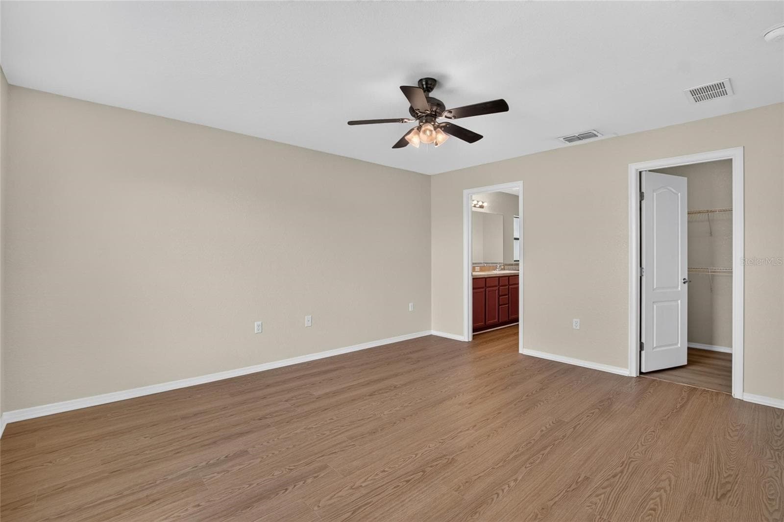 Single Family Residence at 212 MAJESTIC GARDENS LN, WINTER HAVEN, photo 26 of 48