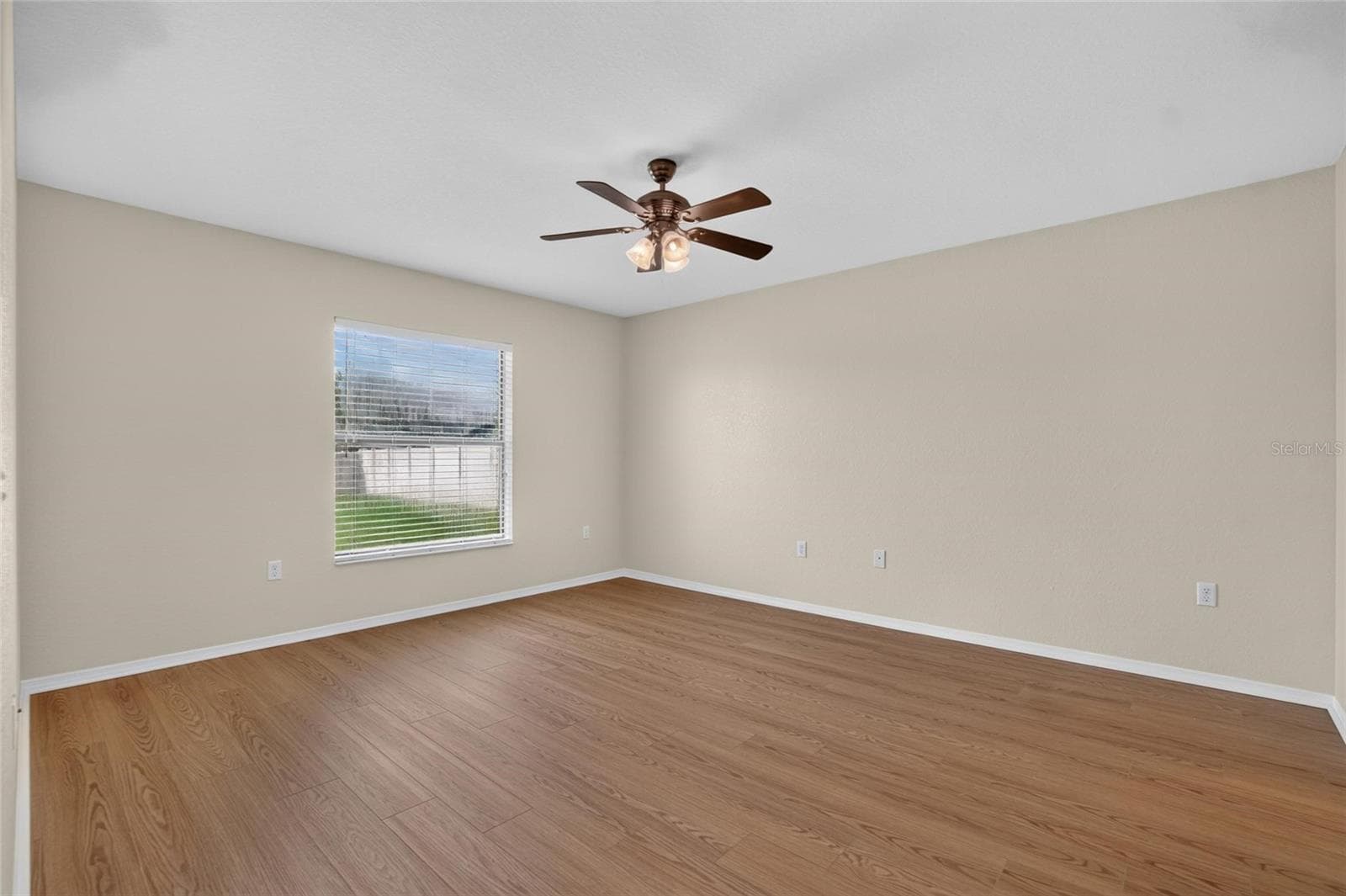 Single Family Residence at 212 MAJESTIC GARDENS LN, WINTER HAVEN, photo 28 of 48