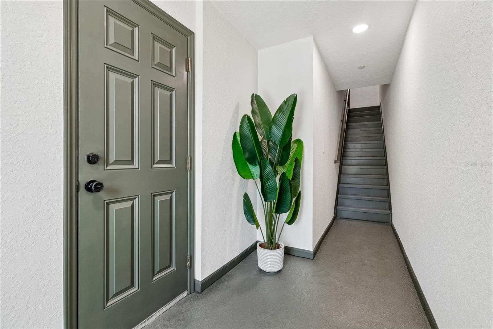 Townhouse at 504 WHEATON TRENT PL, TAMPA, photo 21 of 29