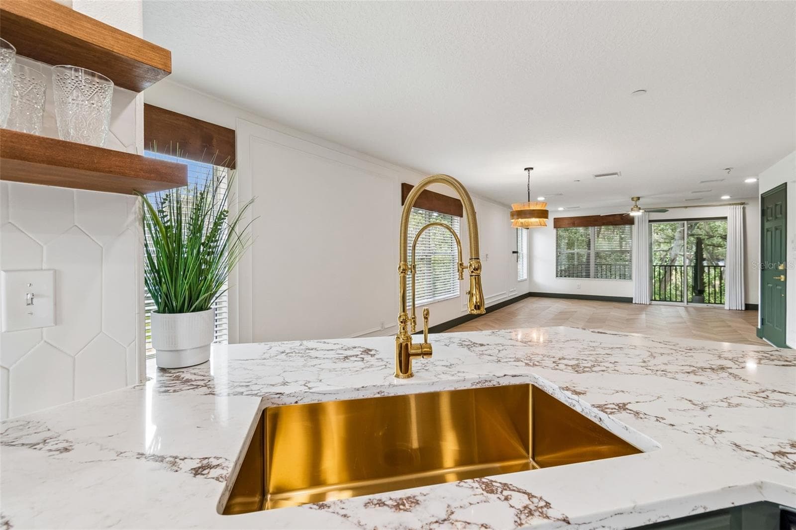 Townhouse at 504 WHEATON TRENT PL, TAMPA, photo 8 of 29