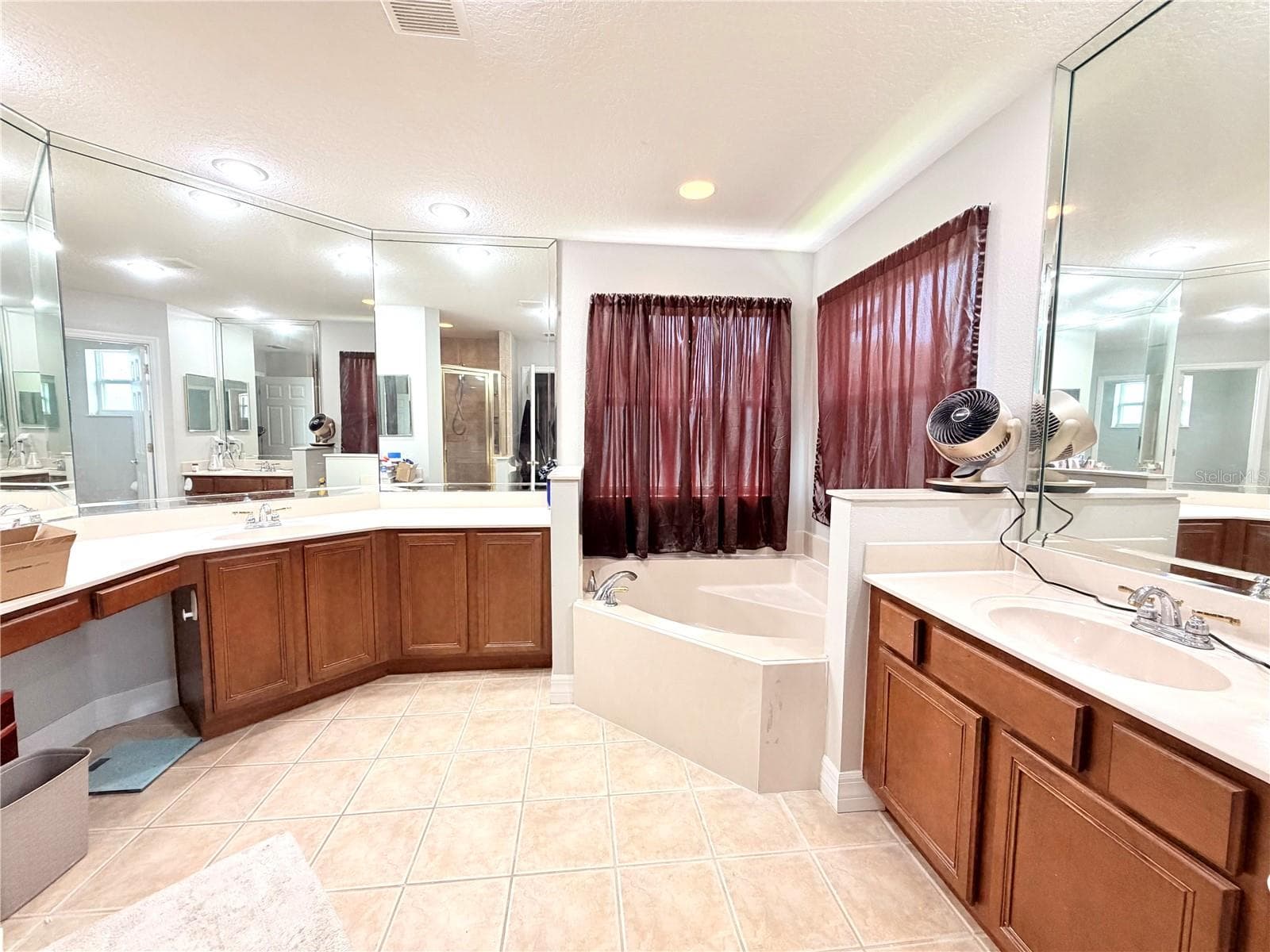 Single Family Residence at 1405 MISTY GLEN LN, CLERMONT, photo 17 of 52