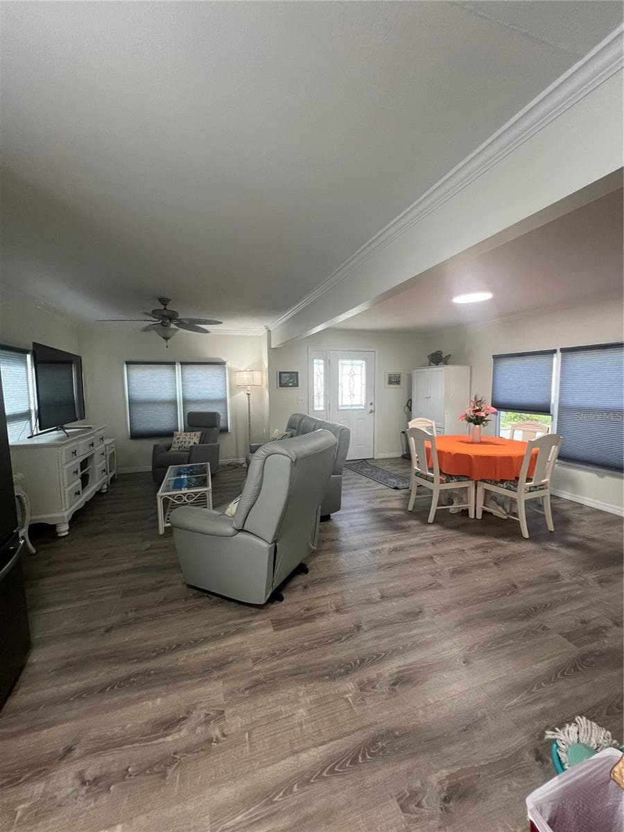 Open space kitchen living dining room - 143 S PORT DR, VENICE