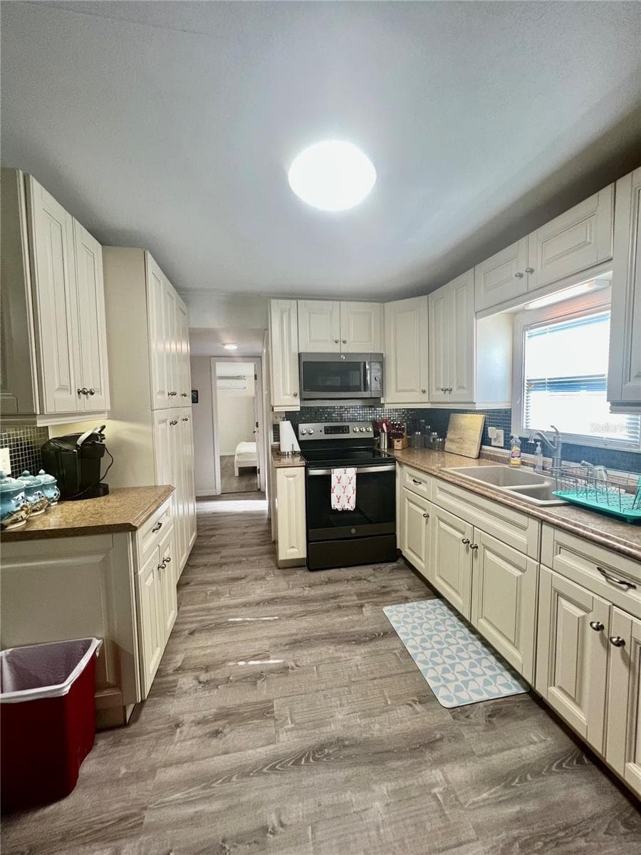 Mobile Home at 143 S PORT DR, VENICE, photo 7 of 16