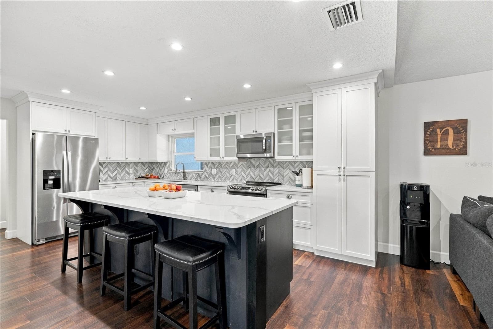 Single Family Residence at 6610 ORANGE KNOLL DR, BELLE ISLE, photo 13 of 43