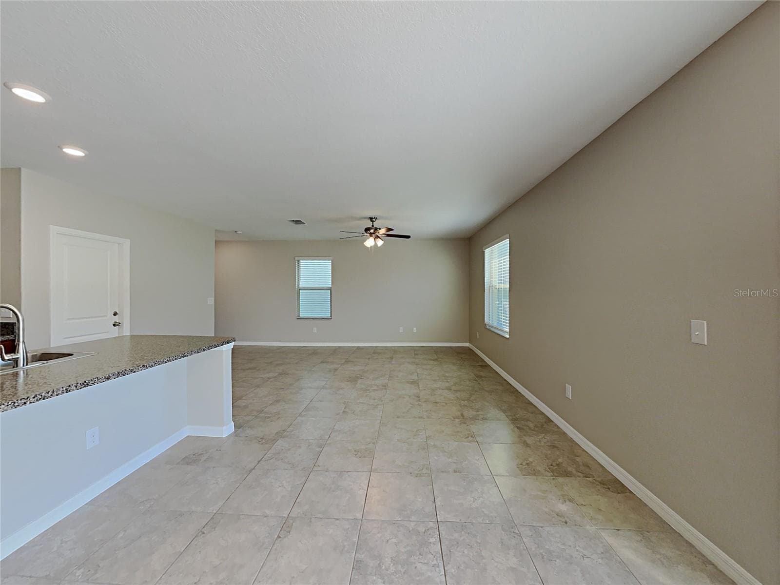 Single Family Residence at 15322 BROAD BRUSH DR, RUSKIN, photo 3 of 21