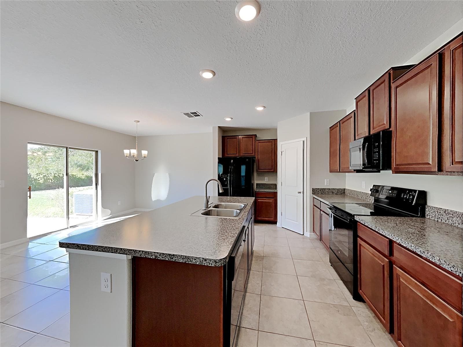 Single Family Residence at 15322 BROAD BRUSH DR, RUSKIN, photo 5 of 21