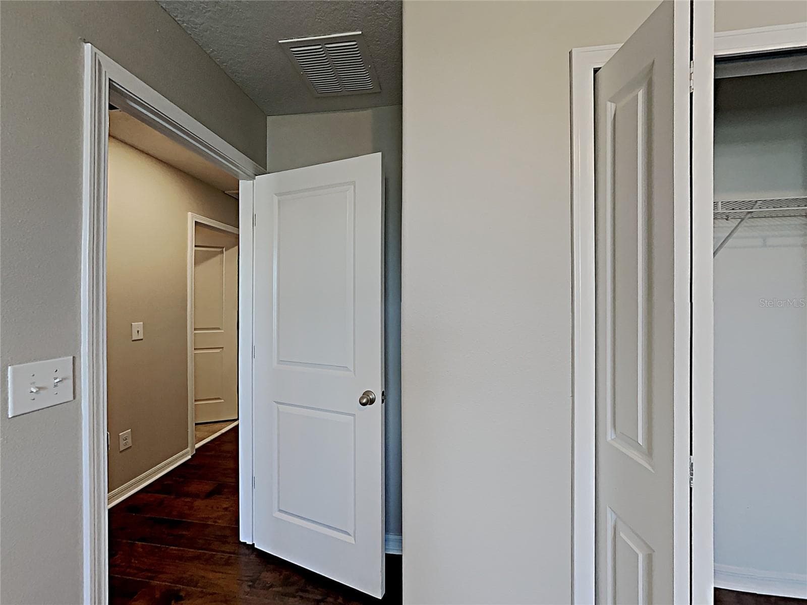 Single Family Residence at 15322 BROAD BRUSH DR, RUSKIN, photo 9 of 21