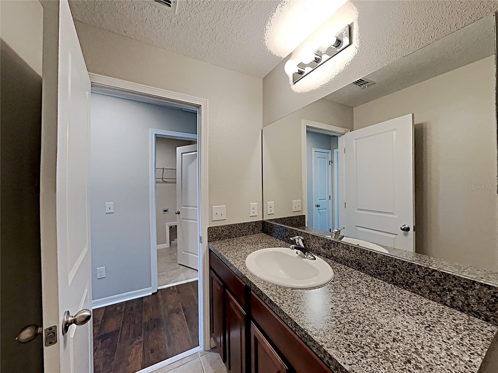 Single Family Residence at 15322 BROAD BRUSH DR, RUSKIN, photo 11 of 21