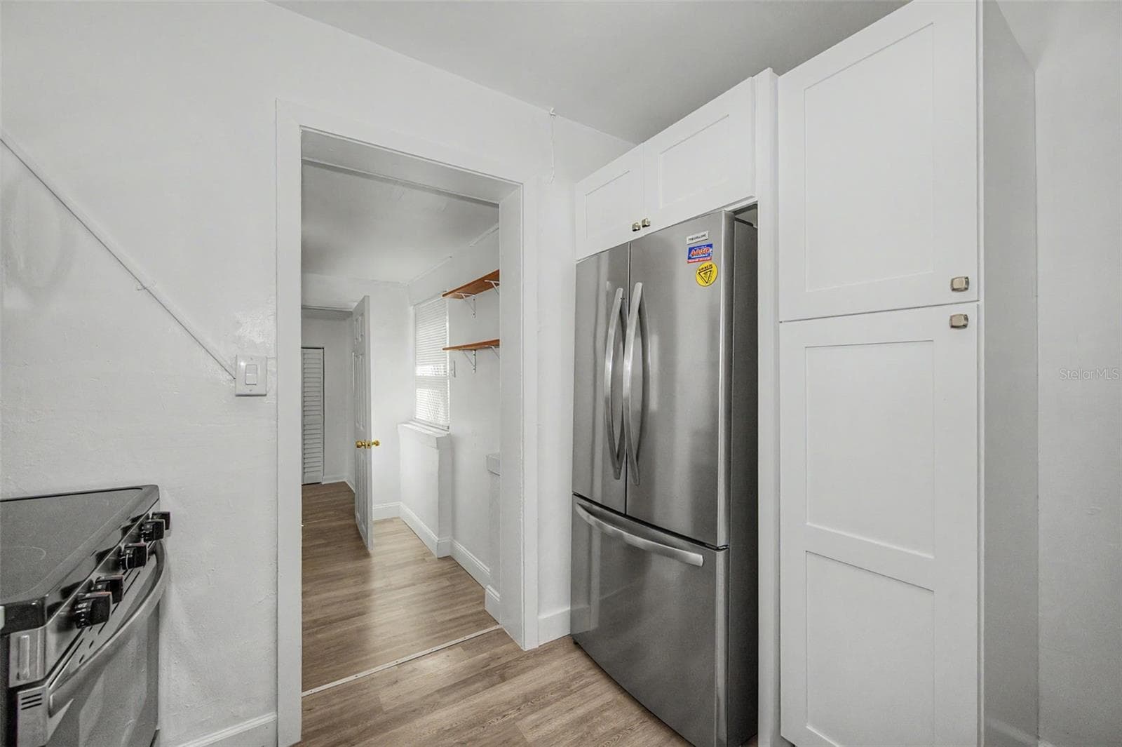 Single Family Residence at 1001 QUEEN ST S, ST PETERSBURG, photo 9 of 28