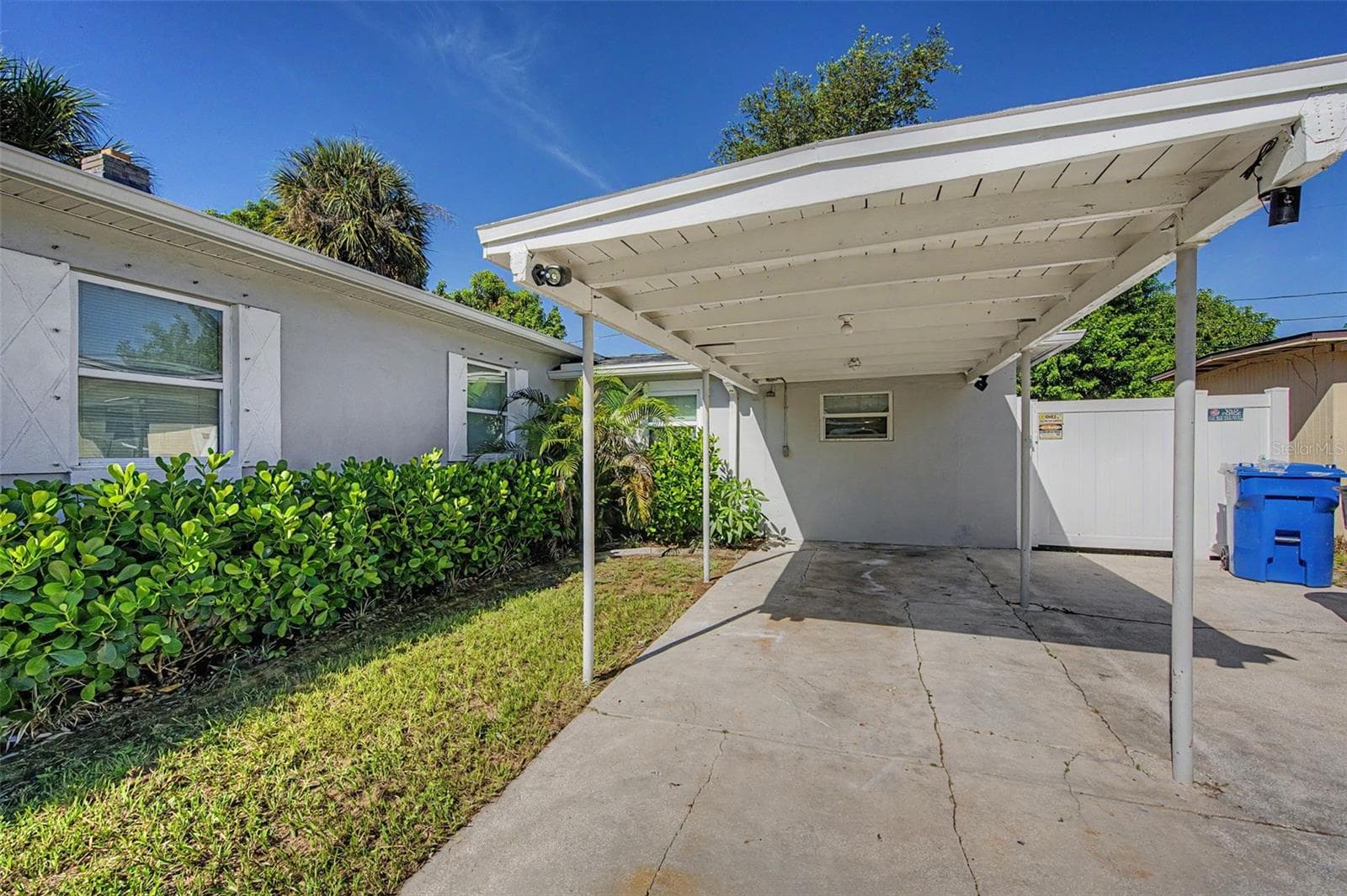 Single Family Residence at 1001 QUEEN ST S, ST PETERSBURG, photo 24 of 28
