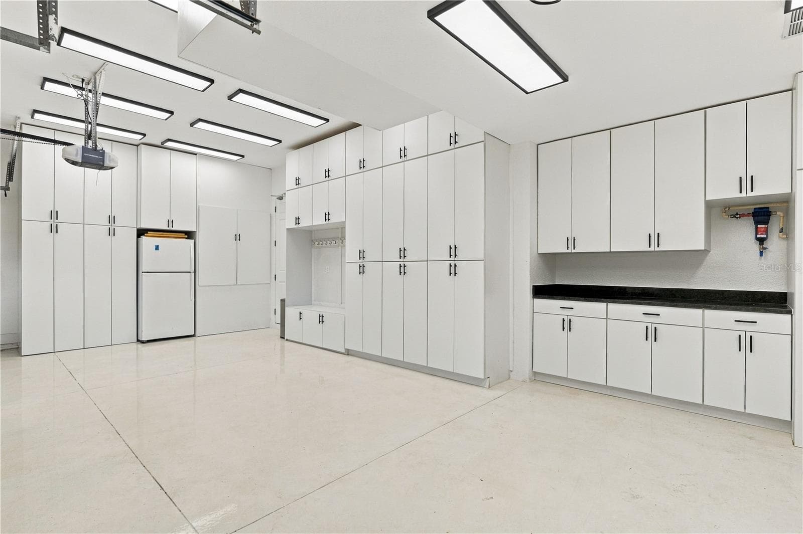 Garage - 27245 ROSELING CT, WESLEY CHAPEL