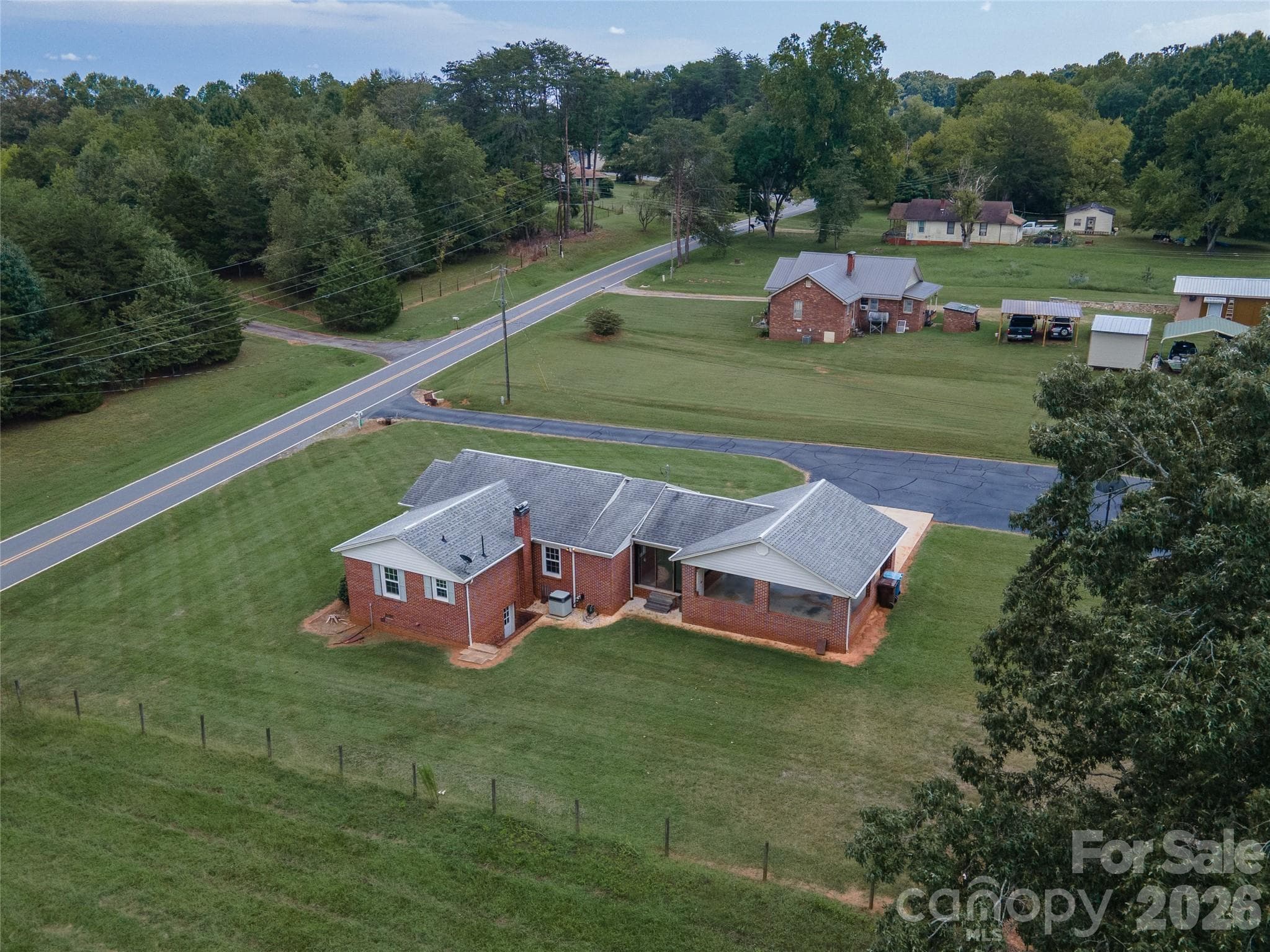 Single Family Residence at 5271 Harris Farm Road, Hickory, photo 10 of 46
