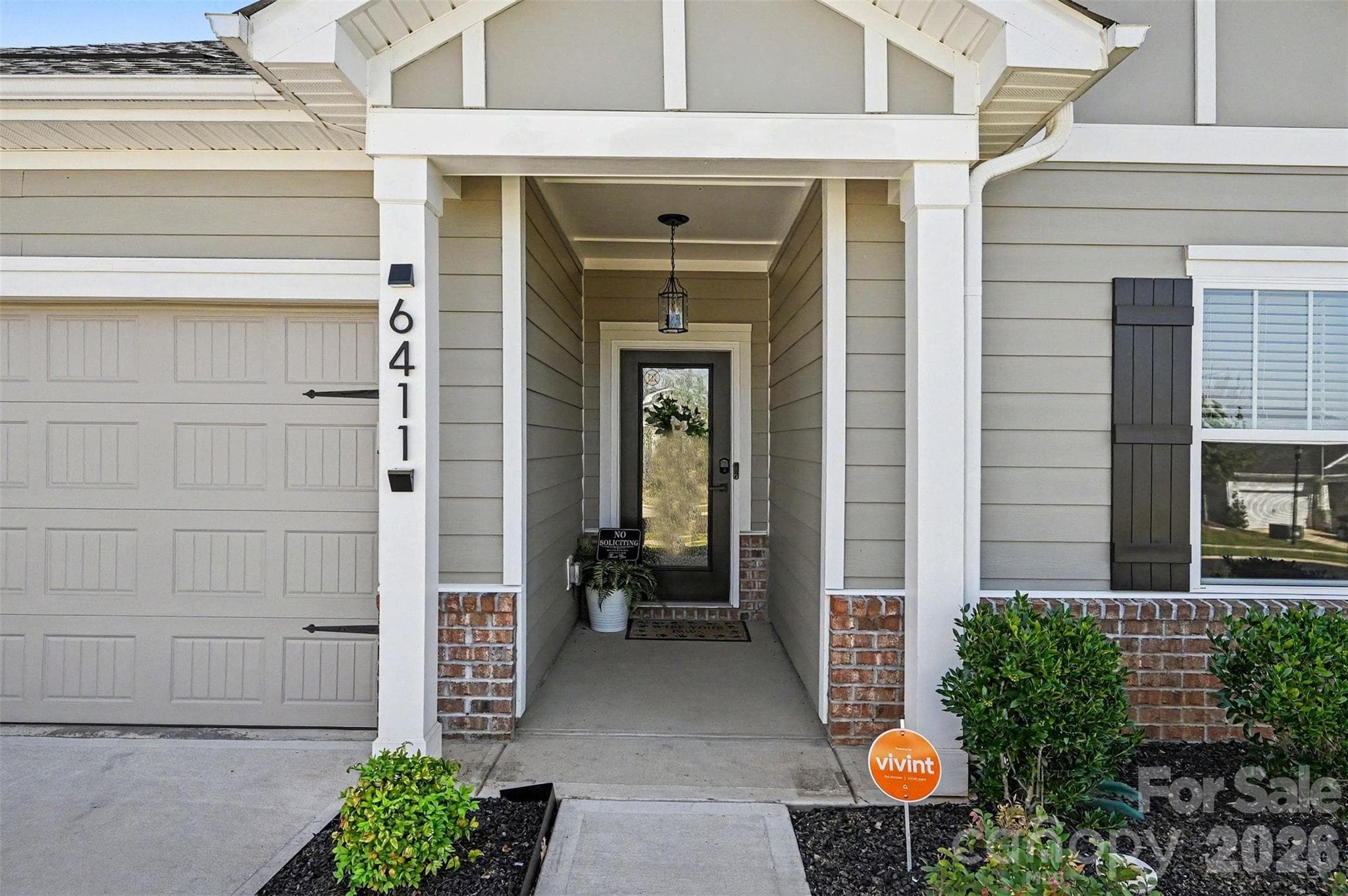 Single Family Residence at 6411 Barcelona Way, Charlotte, photo 2 of 44