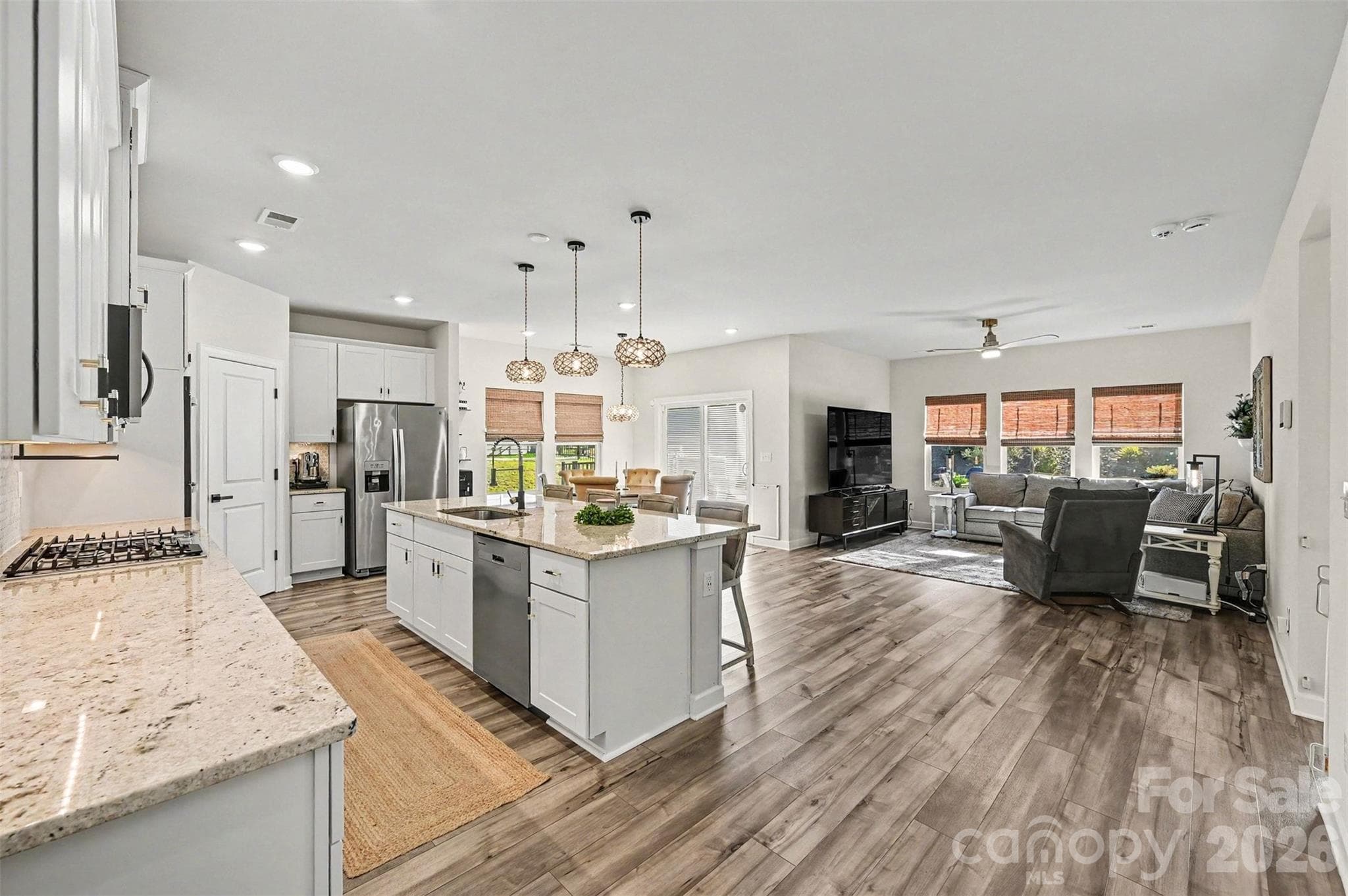 Single Family Residence at 6411 Barcelona Way, Charlotte, photo 4 of 44