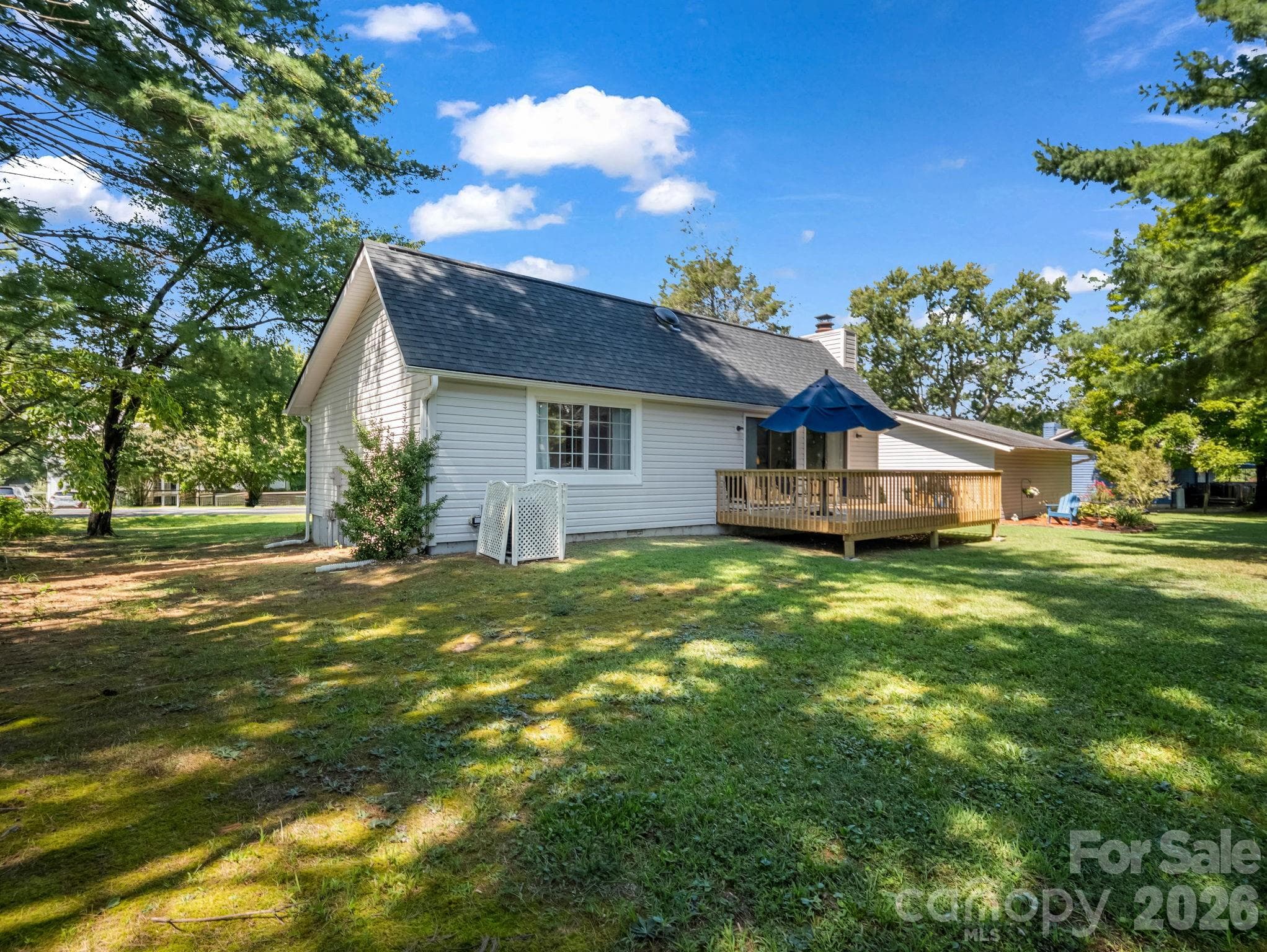 Single Family Residence at 3 Apple Blossom Lane, Hendersonville, photo 10 of 31