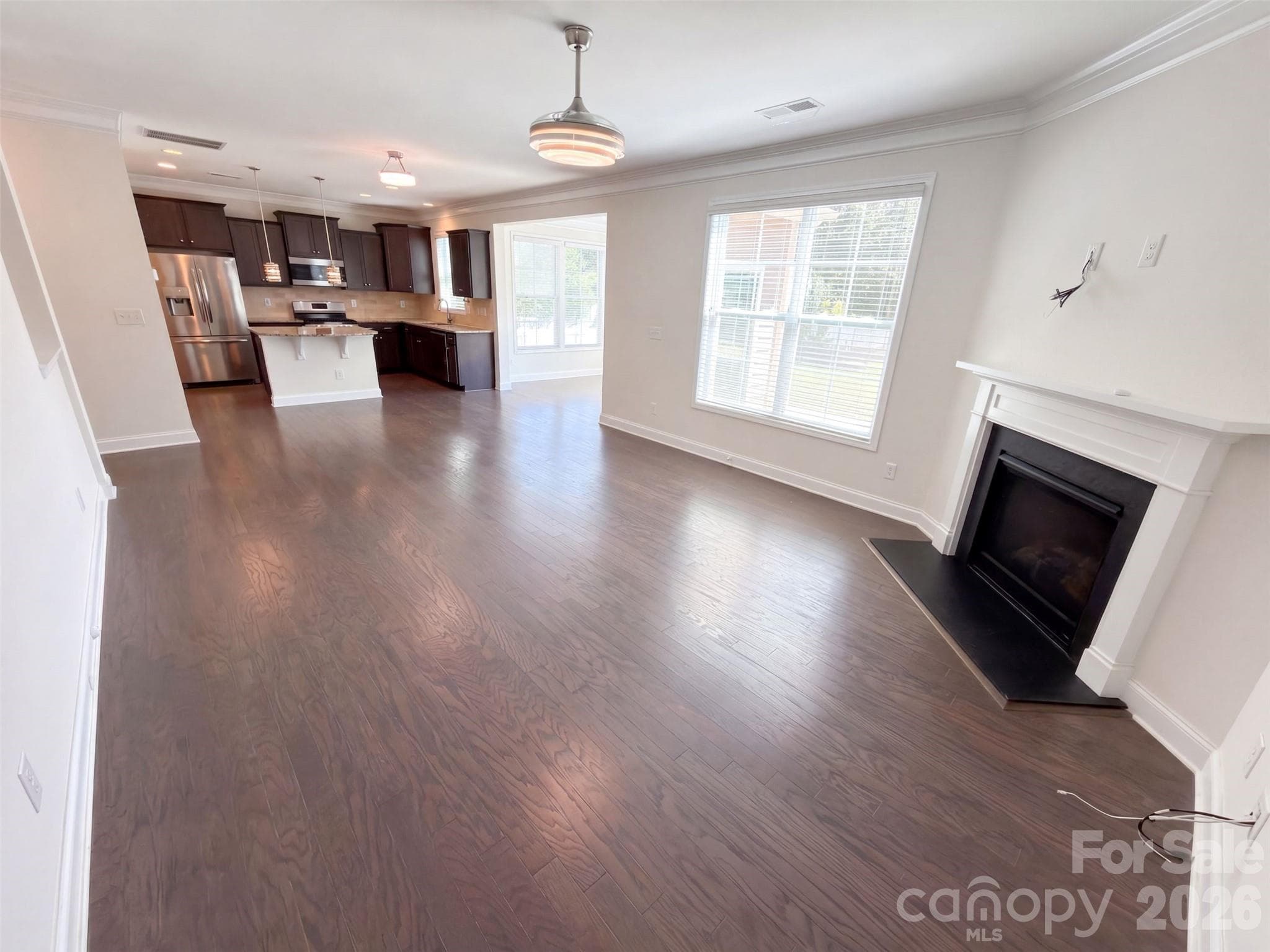 Single Family Residence at 5015 Sea Cliff Lane, Lancaster, photo 3 of 15
