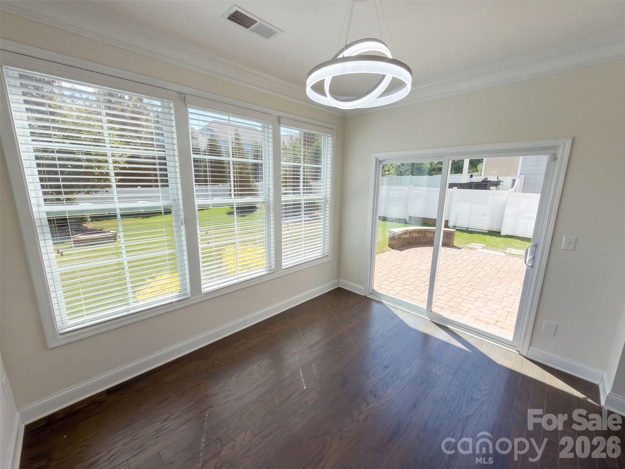 Single Family Residence at 5015 Sea Cliff Lane, Lancaster, photo 7 of 15
