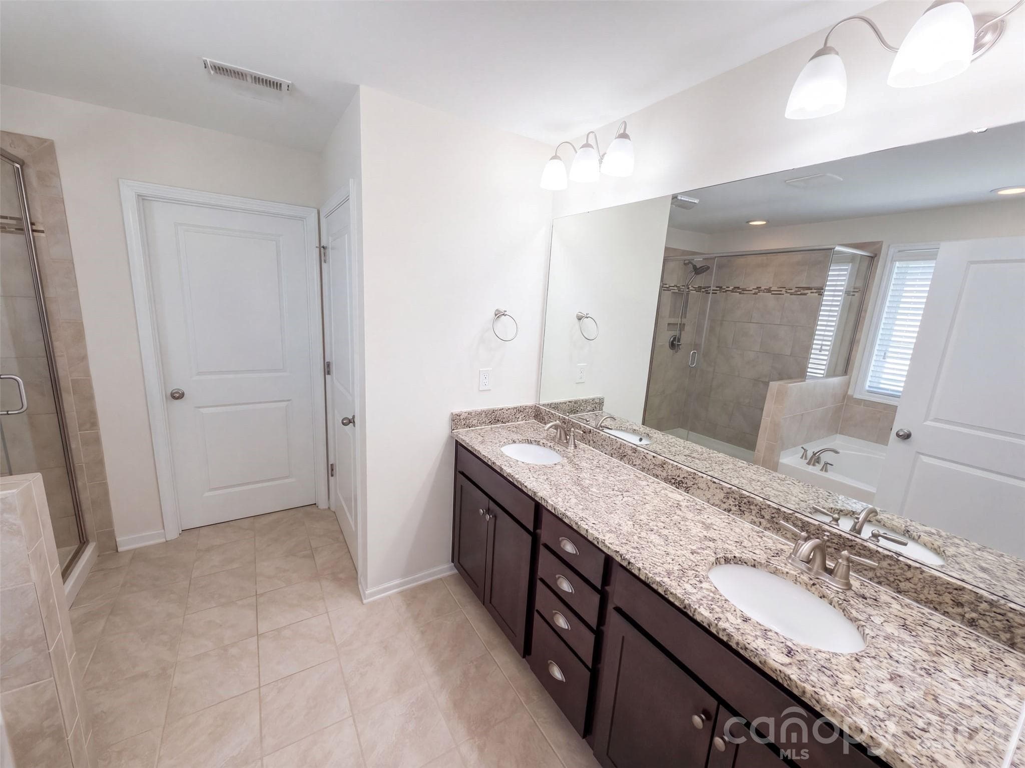 Single Family Residence at 5015 Sea Cliff Lane, Lancaster, photo 12 of 15