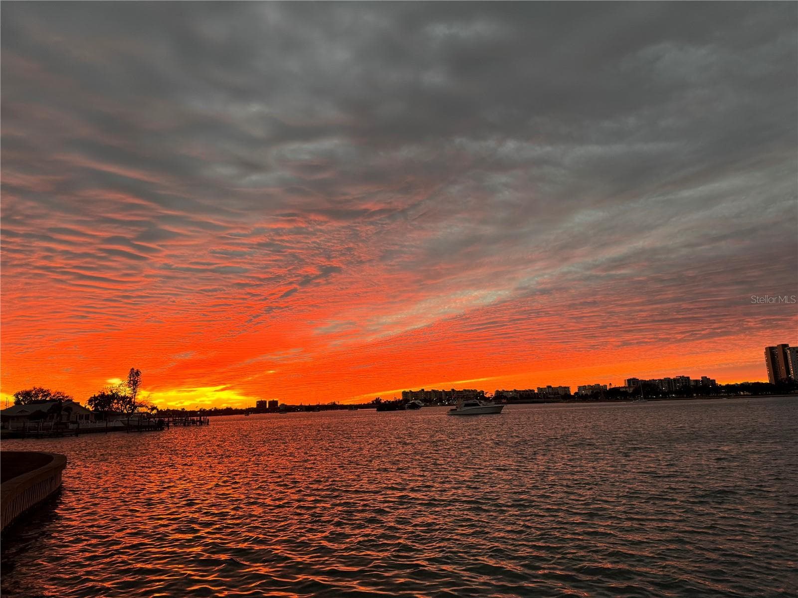 Sunset Views! - 1898 SHORE DR S #208, SOUTH PASADENA
