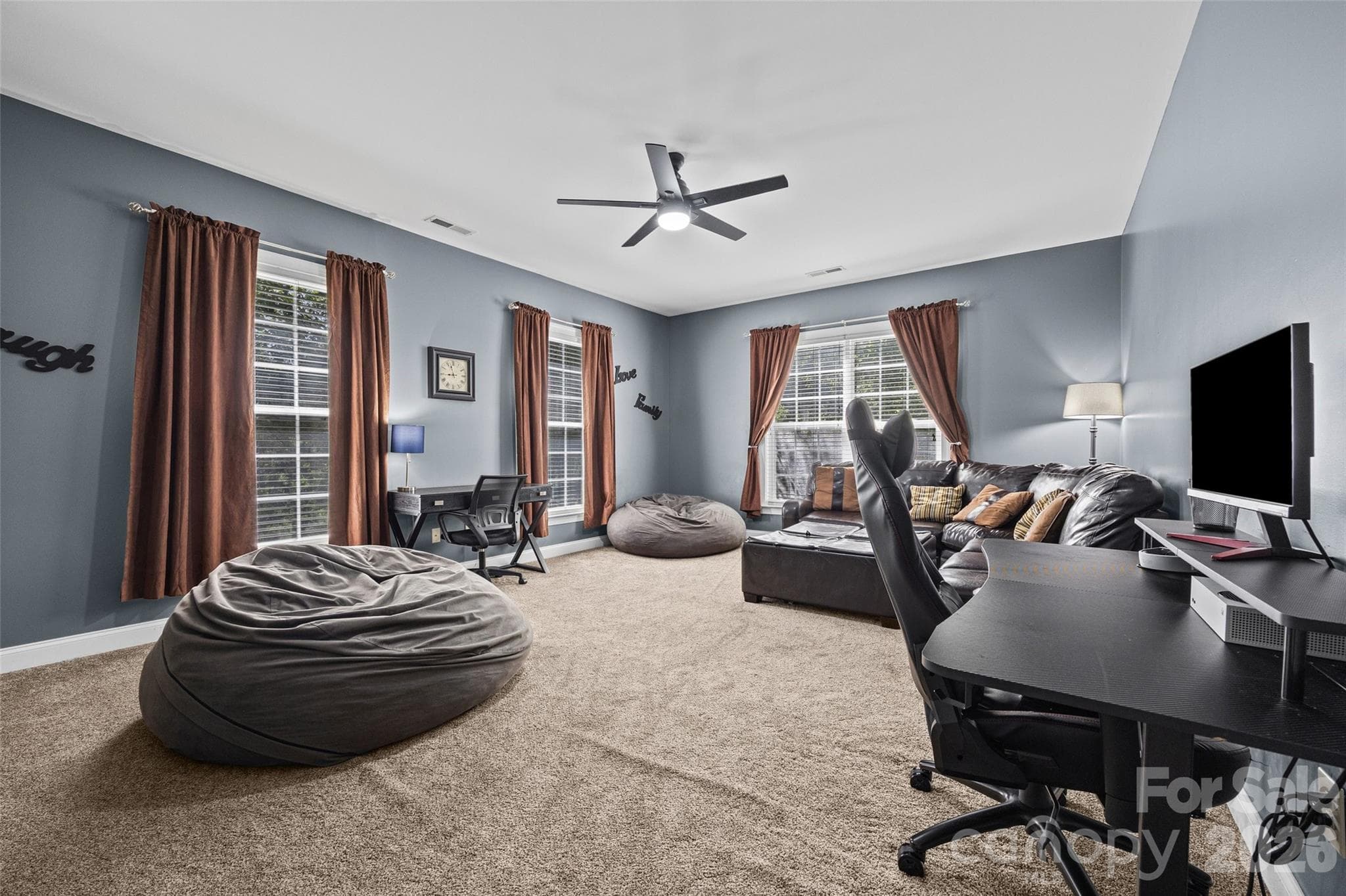 Single Family Residence at 1063 Hunters Run Drive, Tega Cay, photo 24 of 41
