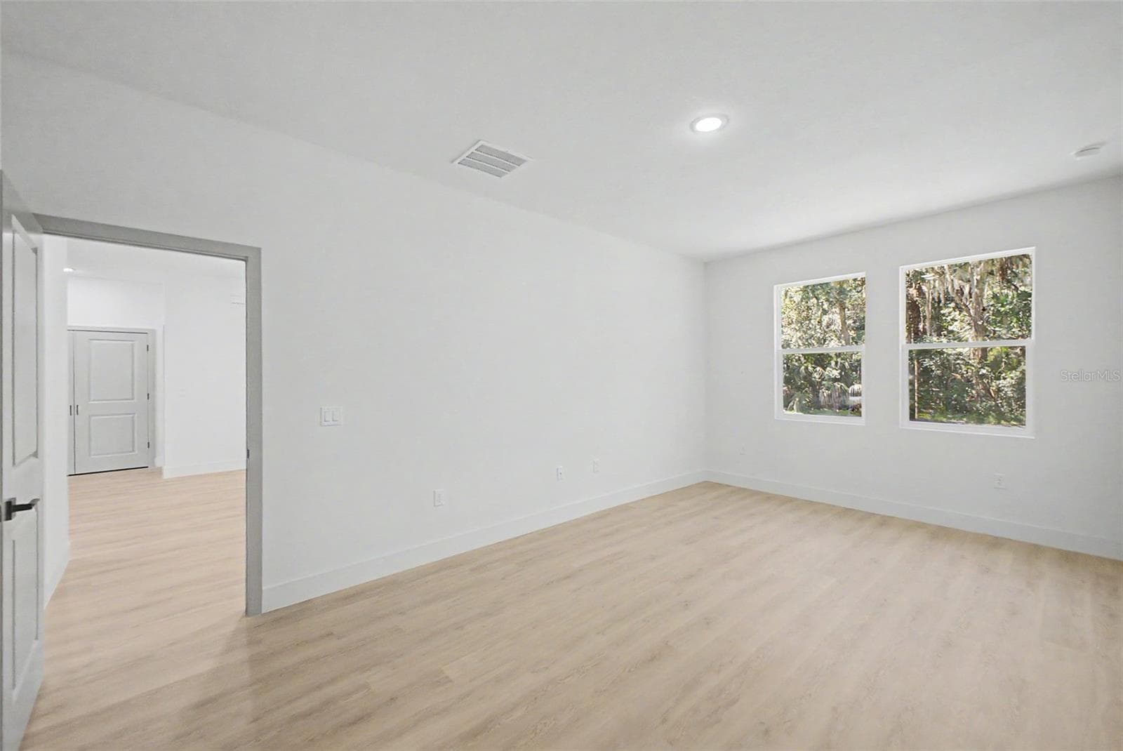 Single Family Residence at 127 HIBISCUS LN, DELTONA, photo 6 of 54