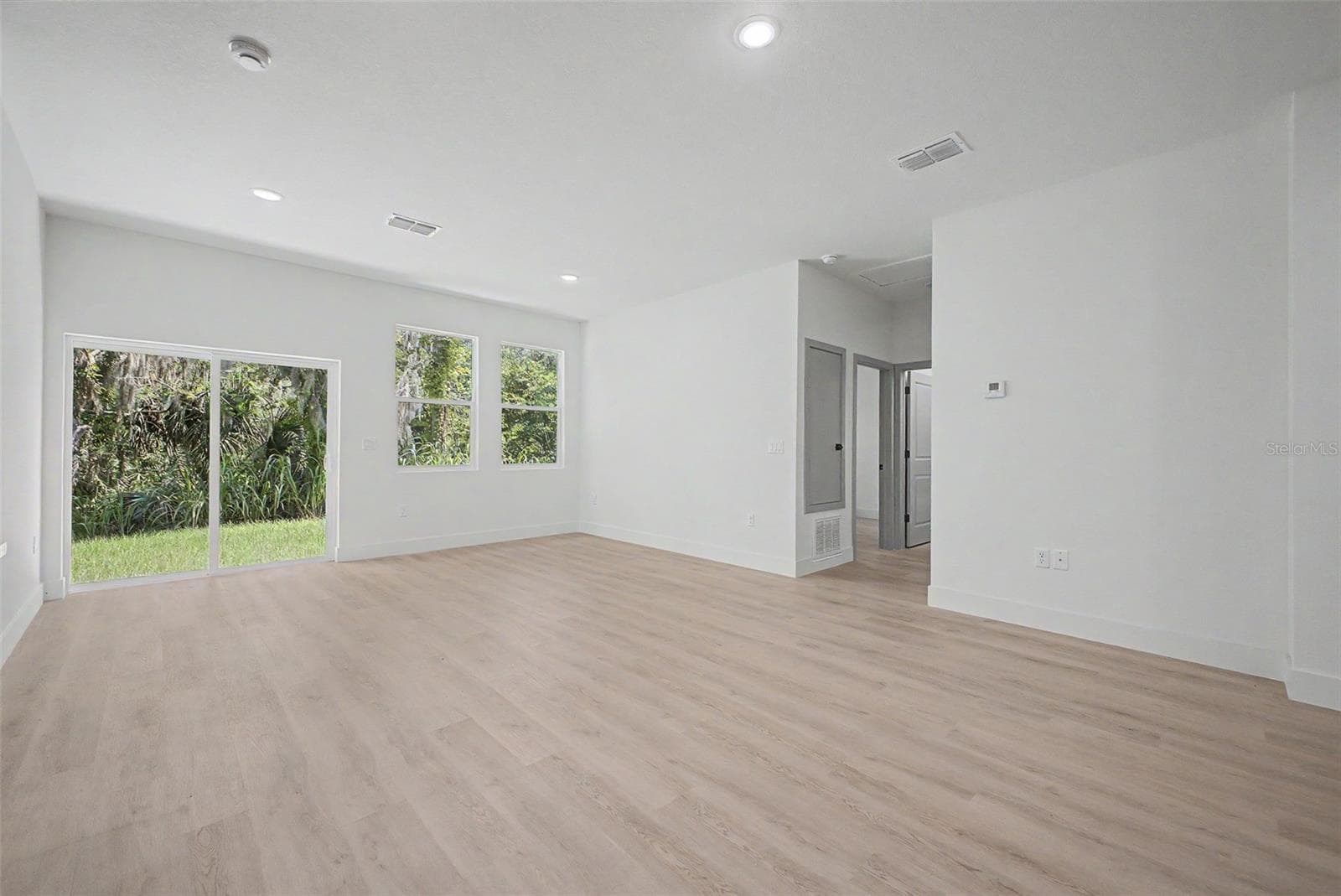 Single Family Residence at 127 HIBISCUS LN, DELTONA, photo 10 of 54