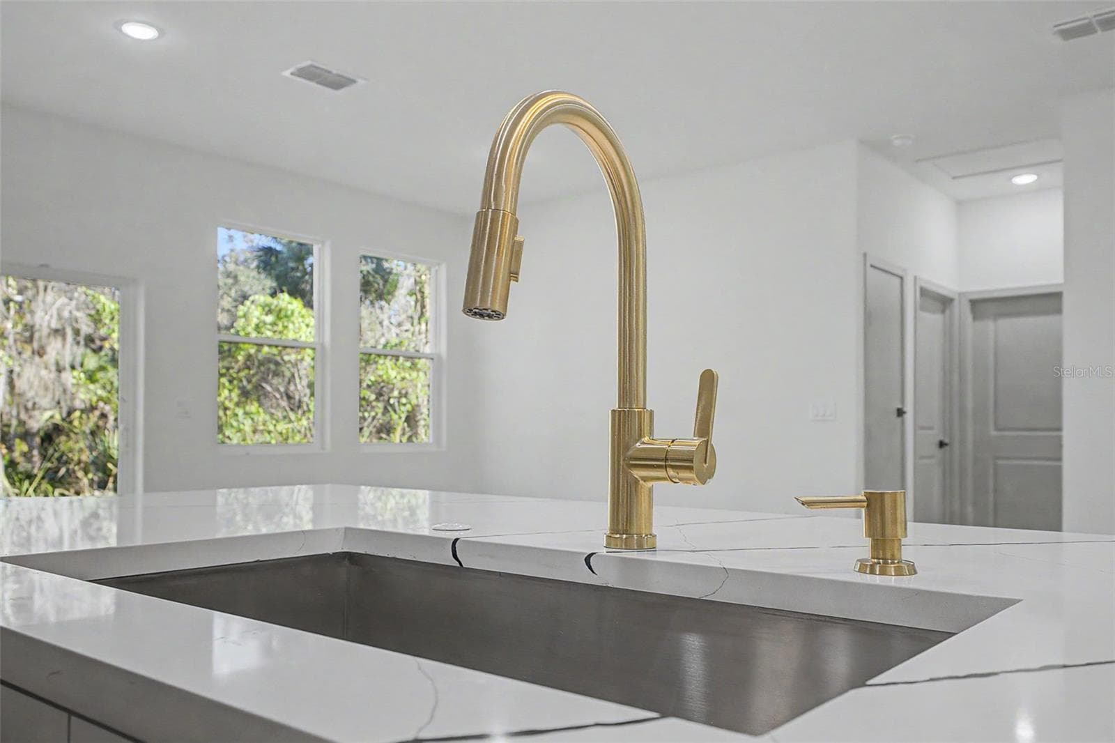 Single Family Residence at 127 HIBISCUS LN, DELTONA, photo 12 of 54