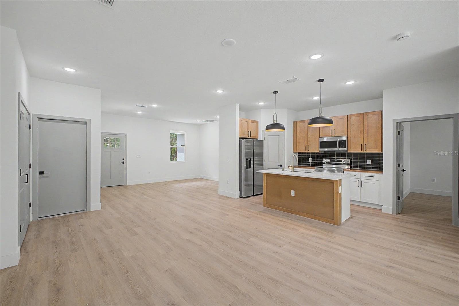 Single Family Residence at 127 HIBISCUS LN, DELTONA, photo 14 of 54
