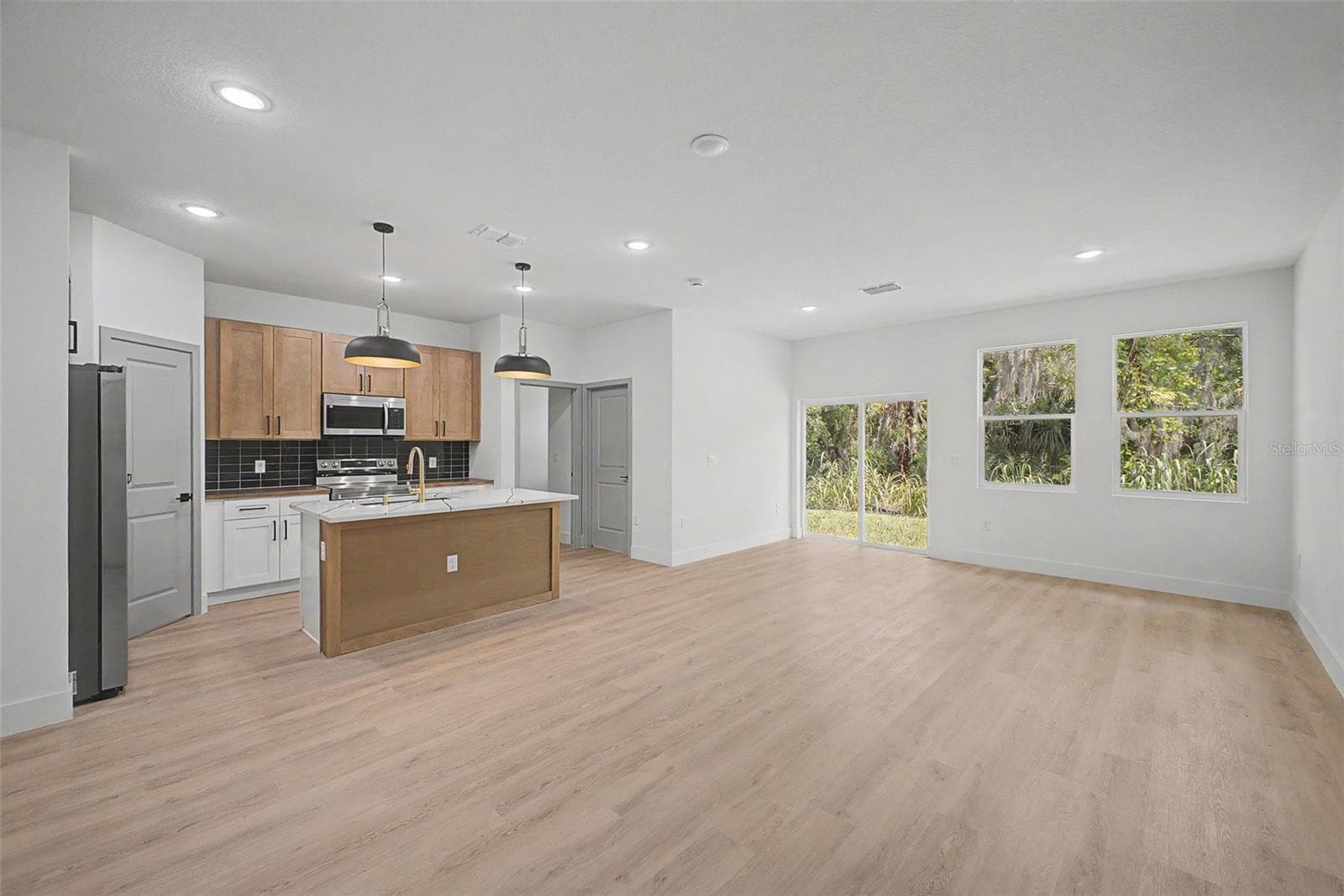 Single Family Residence at 127 HIBISCUS LN, DELTONA, photo 15 of 54
