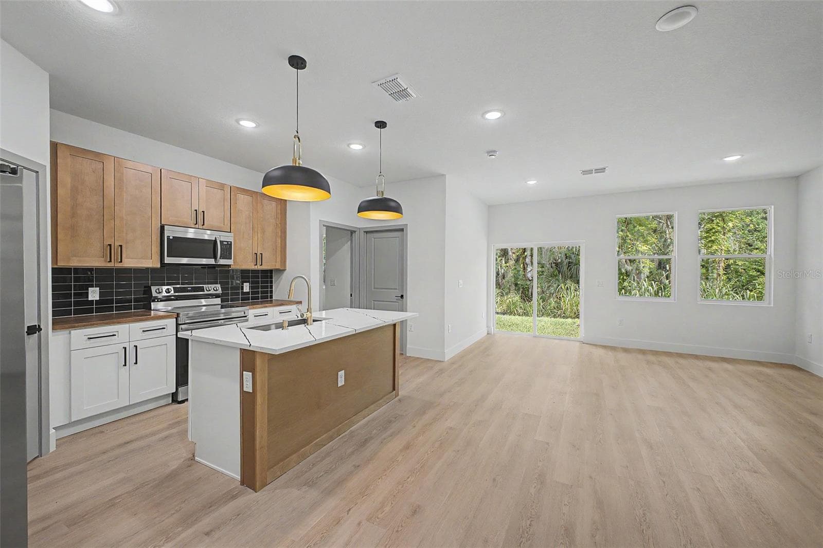 Single Family Residence at 127 HIBISCUS LN, DELTONA, photo 17 of 54