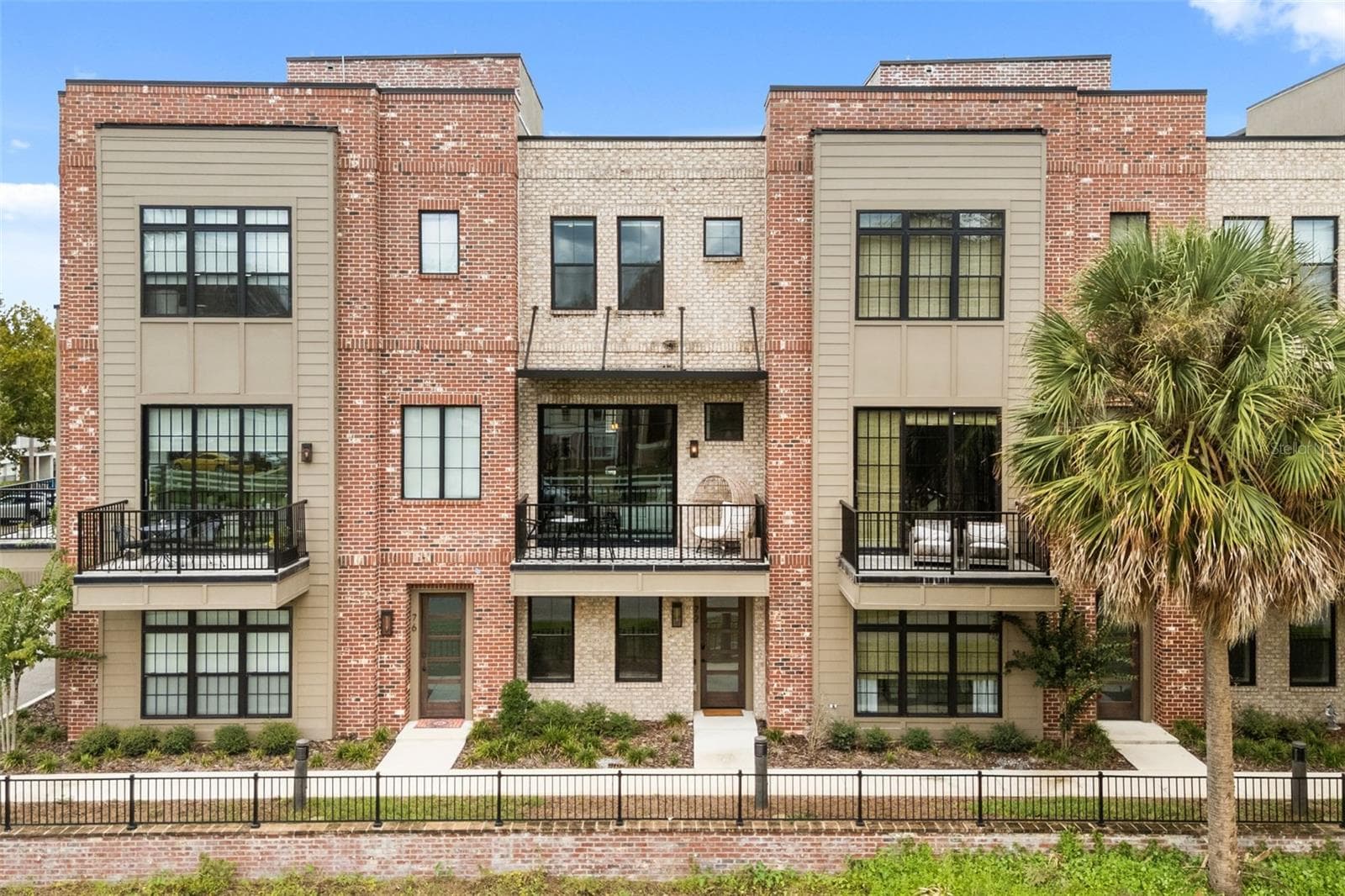 72 N PARK AVE #8