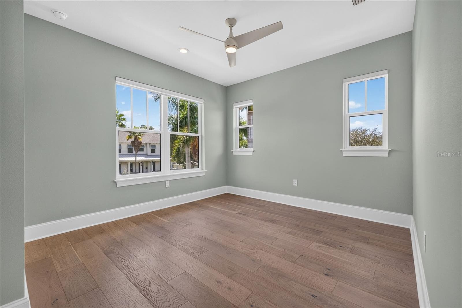 Single Family Residence at 239 39TH AVE NE, ST PETERSBURG, photo 32 of 60