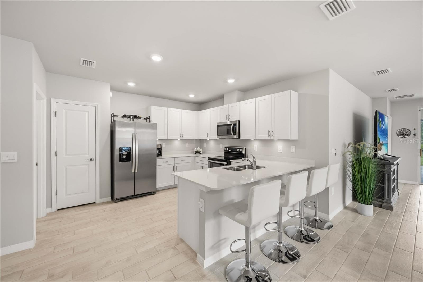 Villa at 1512 LAUREL BROOK LN, PORT CHARLOTTE, photo 9 of 50