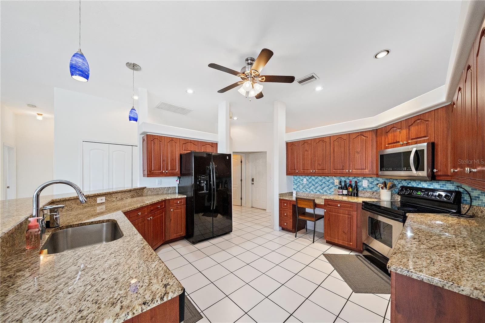 Single Family Residence at 19291 PINE GLEN DR, FORT MYERS, photo 23 of 42