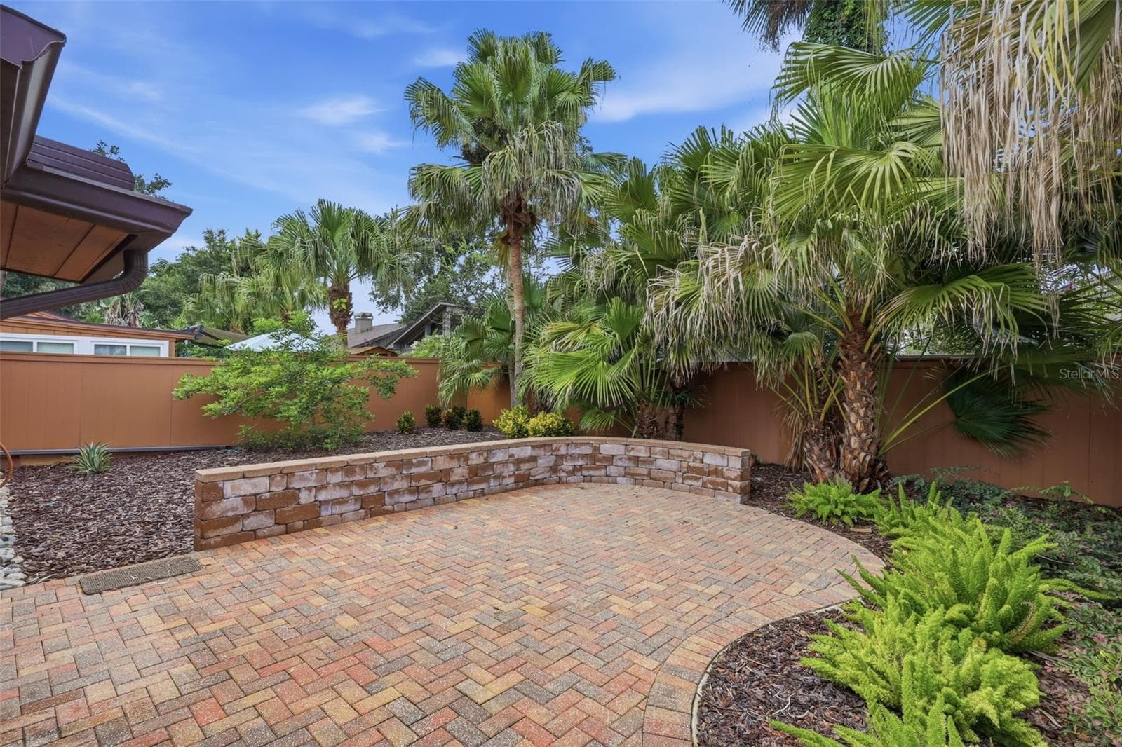 Single Family Residence at 124 OAKS CT, SANFORD, photo 3 of 43