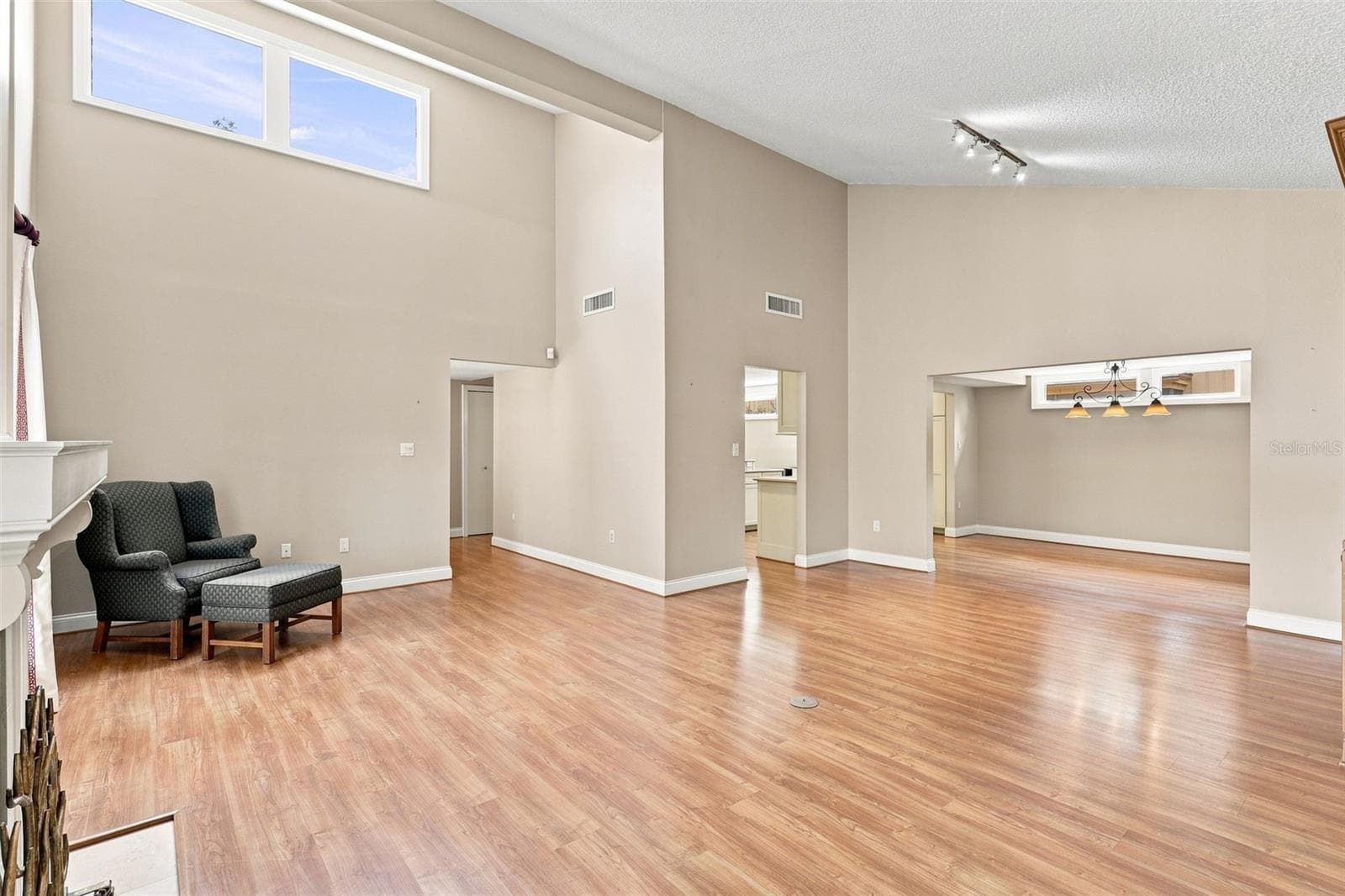 Single Family Residence at 124 OAKS CT, SANFORD, photo 10 of 43