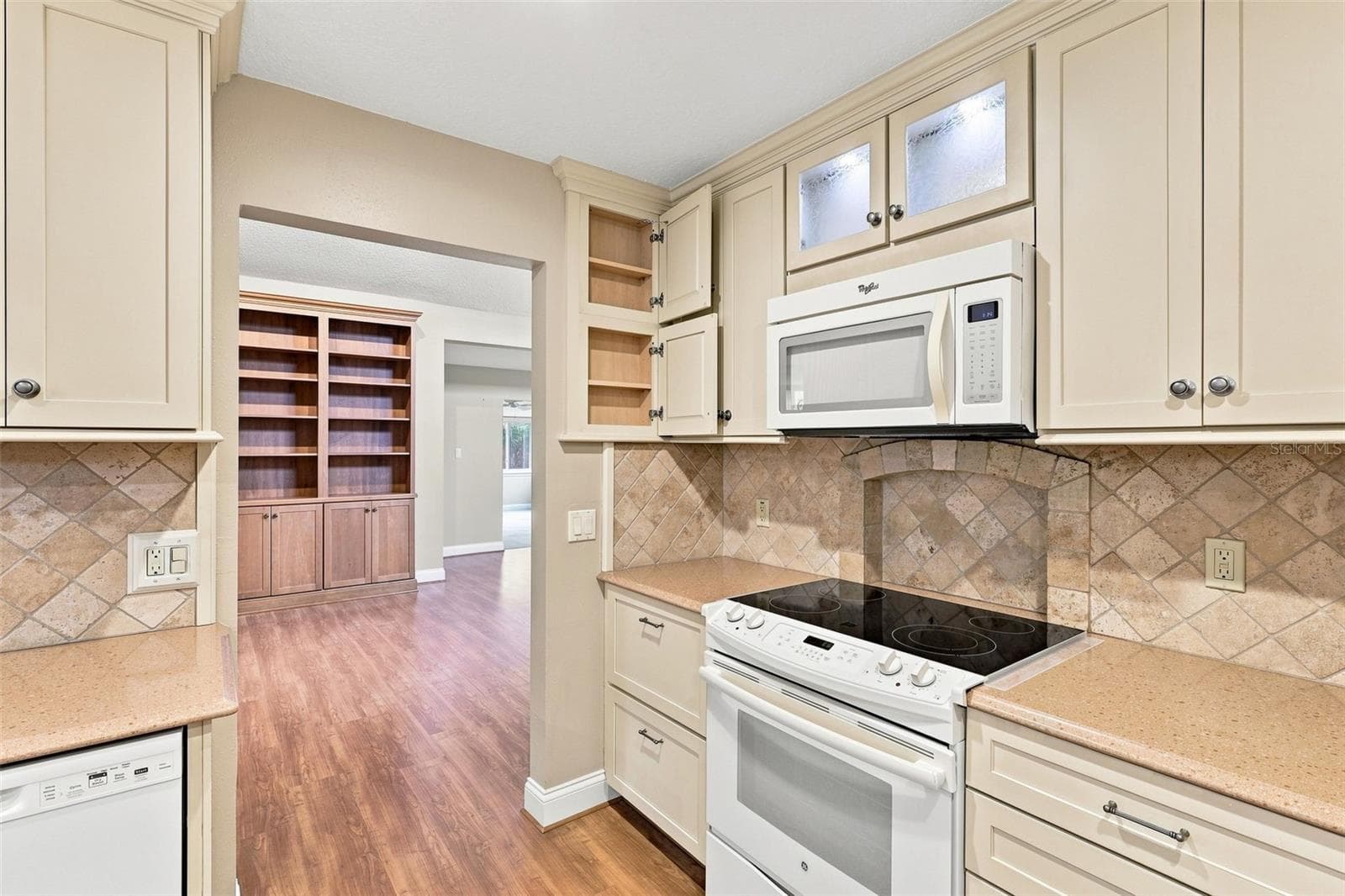 Single Family Residence at 124 OAKS CT, SANFORD, photo 17 of 43