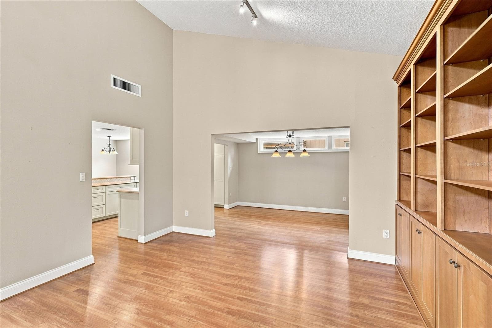 Single Family Residence at 124 OAKS CT, SANFORD, photo 30 of 43