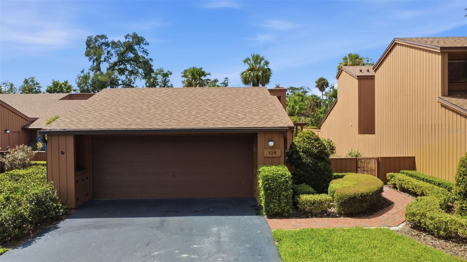 Single Family Residence at 124 OAKS CT, SANFORD, photo 33 of 43