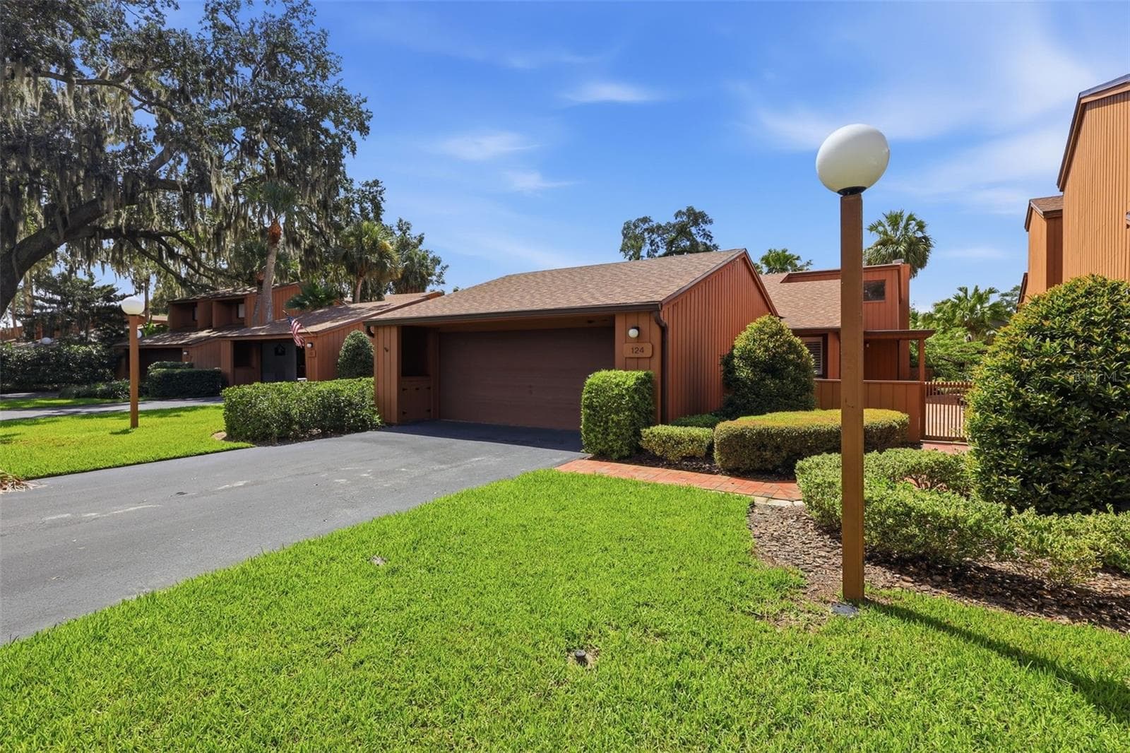 Single Family Residence at 124 OAKS CT, SANFORD, photo 37 of 43
