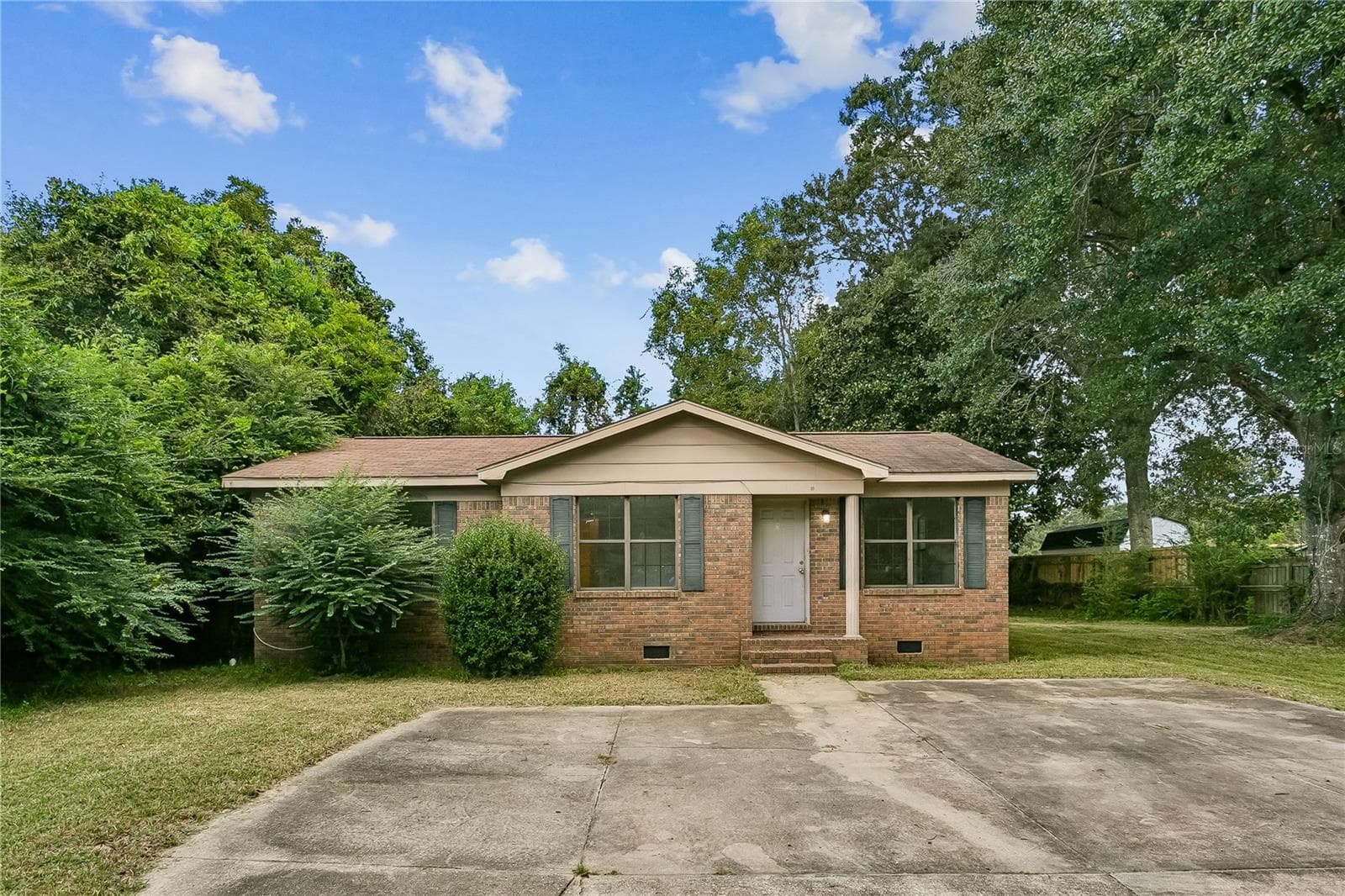 412 HANCOCK LN