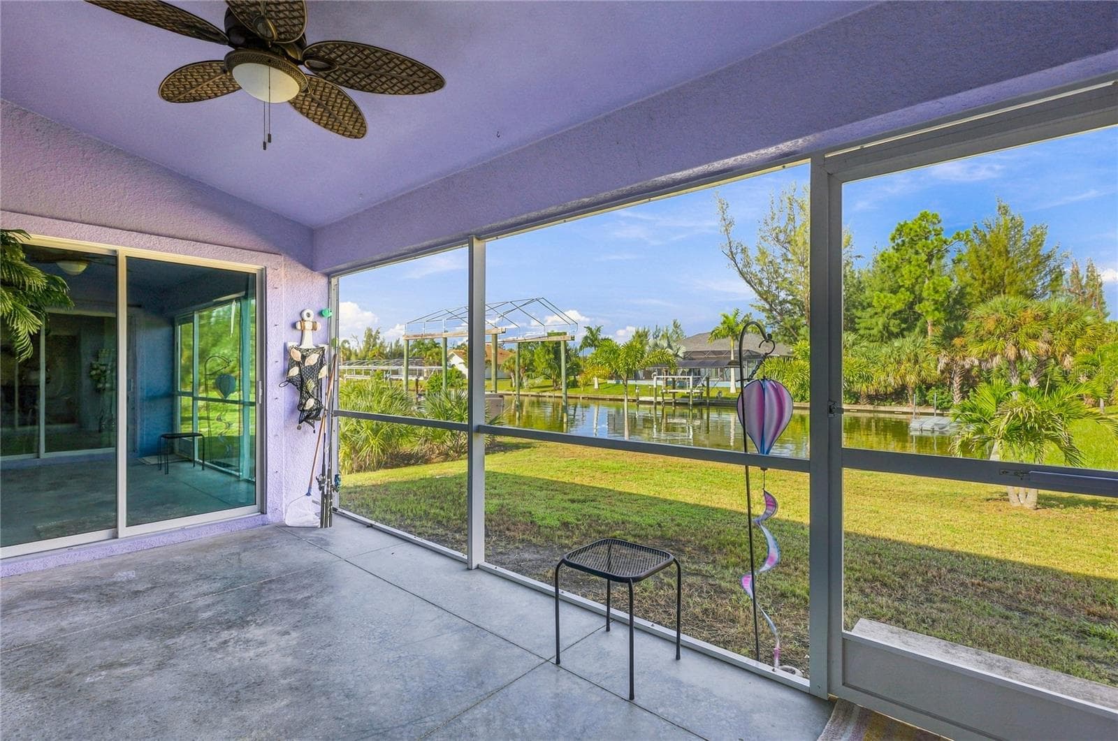 LANAI VIEW. GREAT FOR RELAXING - 10554 LIVE OAK RD, PORT CHARLOTTE