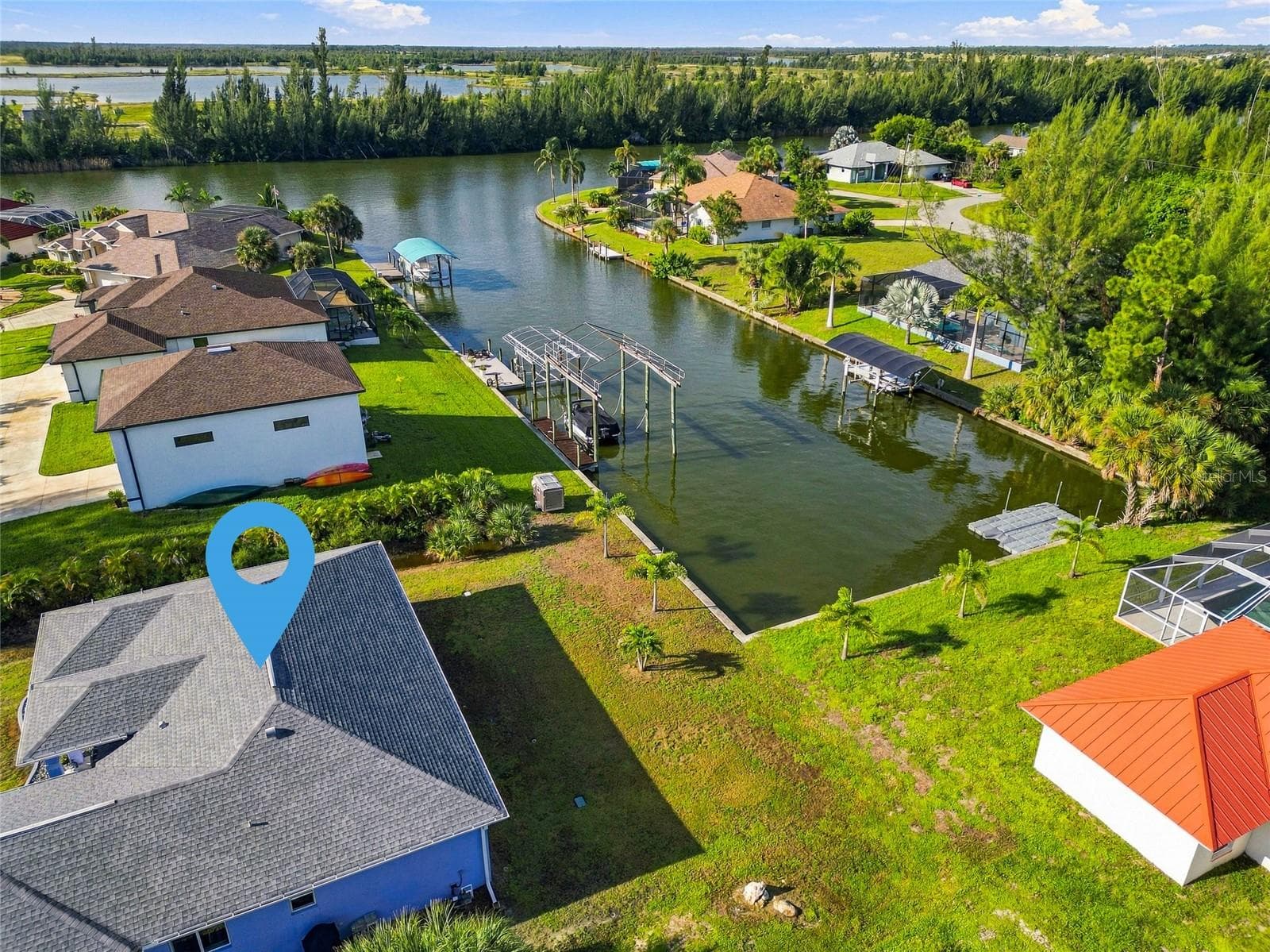 HOUSE SITUATED ON SAILBOAT WATER - 10554 LIVE OAK RD, PORT CHARLOTTE