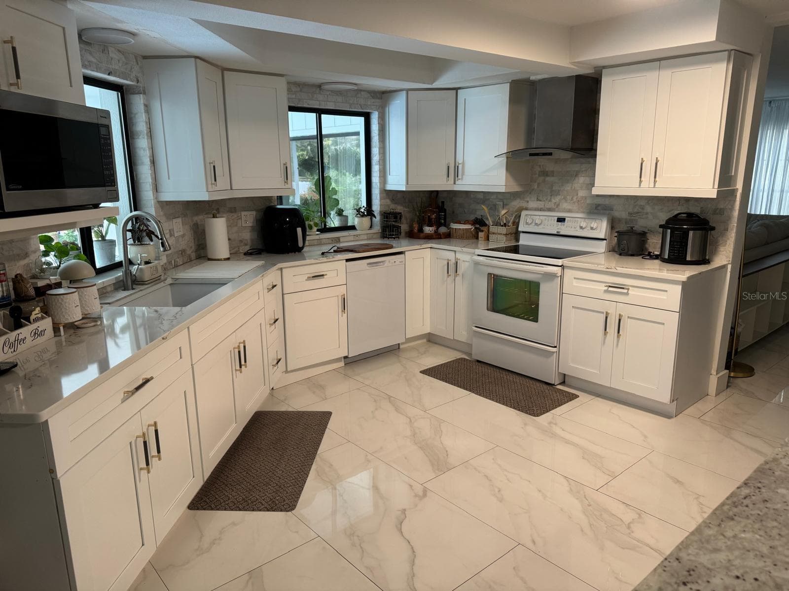 Single Family Residence at 1307 NORMANDY CIR, PALM HARBOR, photo 32 of 80