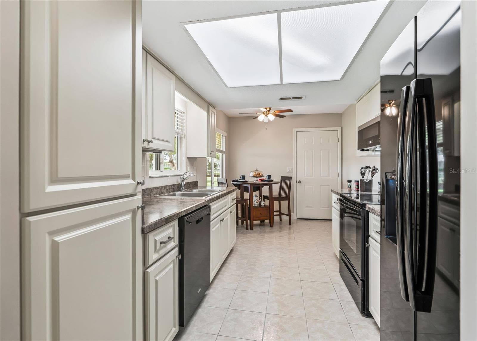 Single Family Residence at 17760 SE 108 AVENUE, SUMMERFIELD, photo 13 of 50