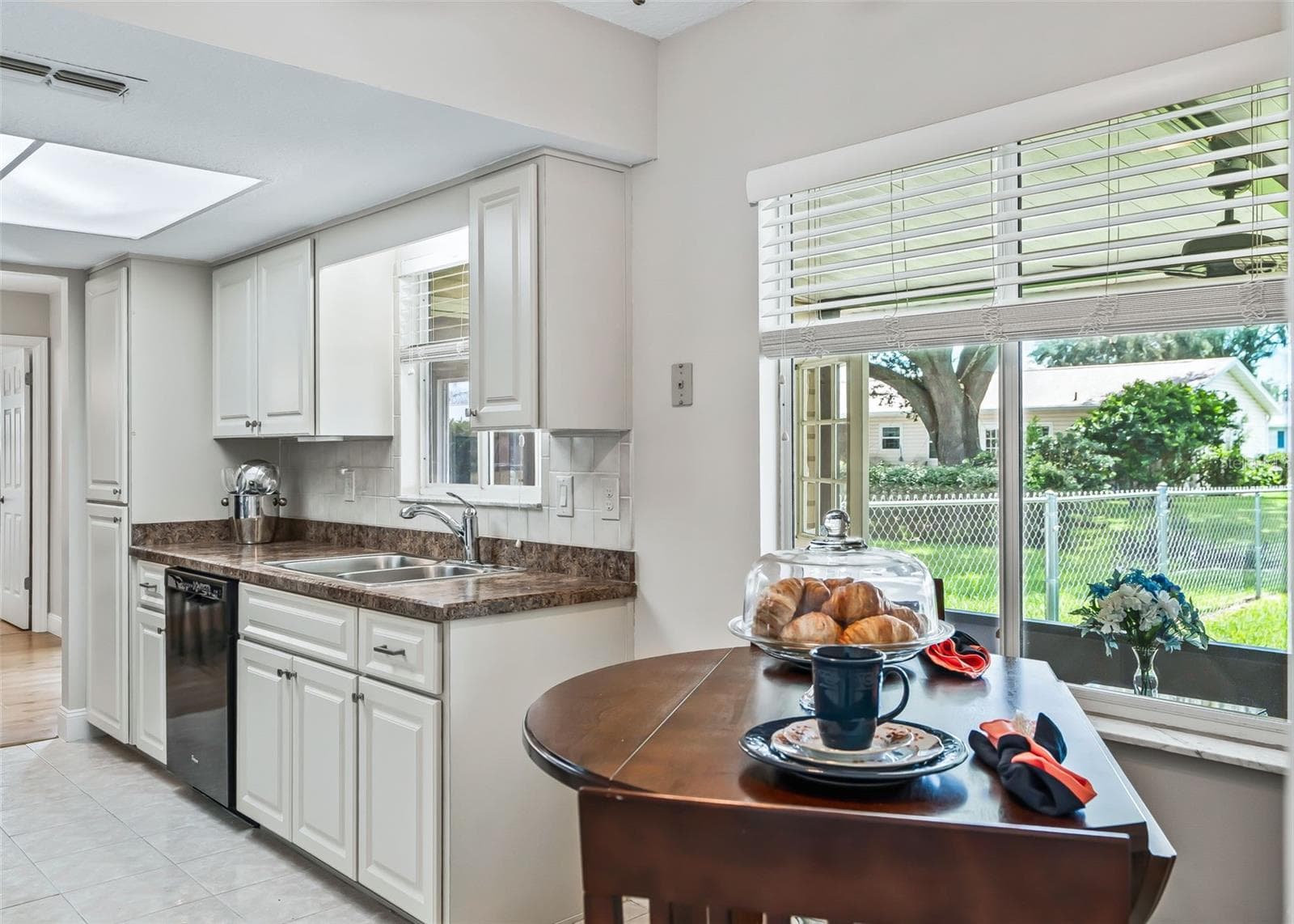 Single Family Residence at 17760 SE 108 AVENUE, SUMMERFIELD, photo 17 of 50