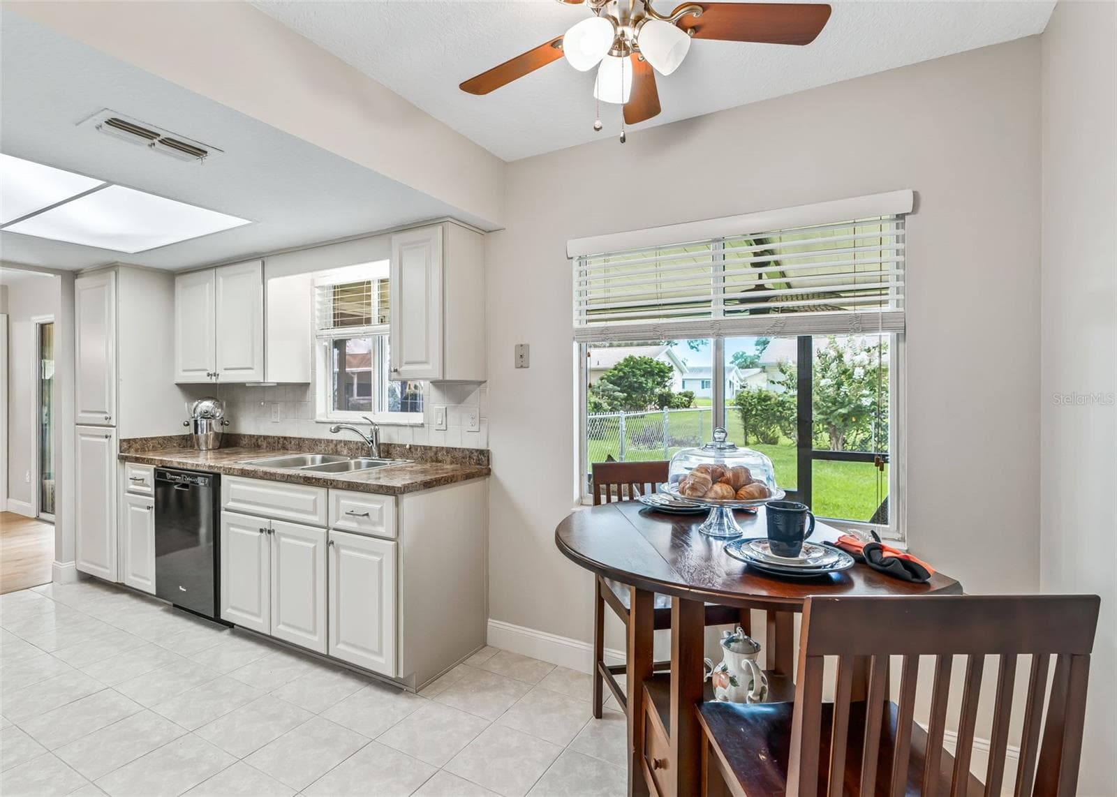 Single Family Residence at 17760 SE 108 AVENUE, SUMMERFIELD, photo 18 of 50