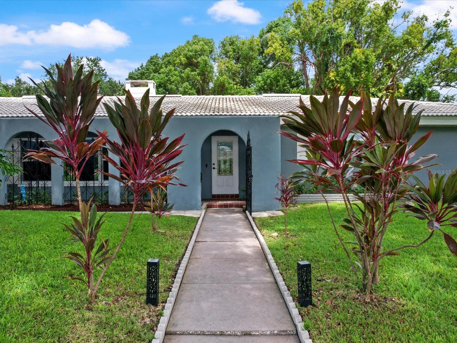 Single Family Residence at 2100 MCKINLEY ST, CLEARWATER, photo 2 of 55
